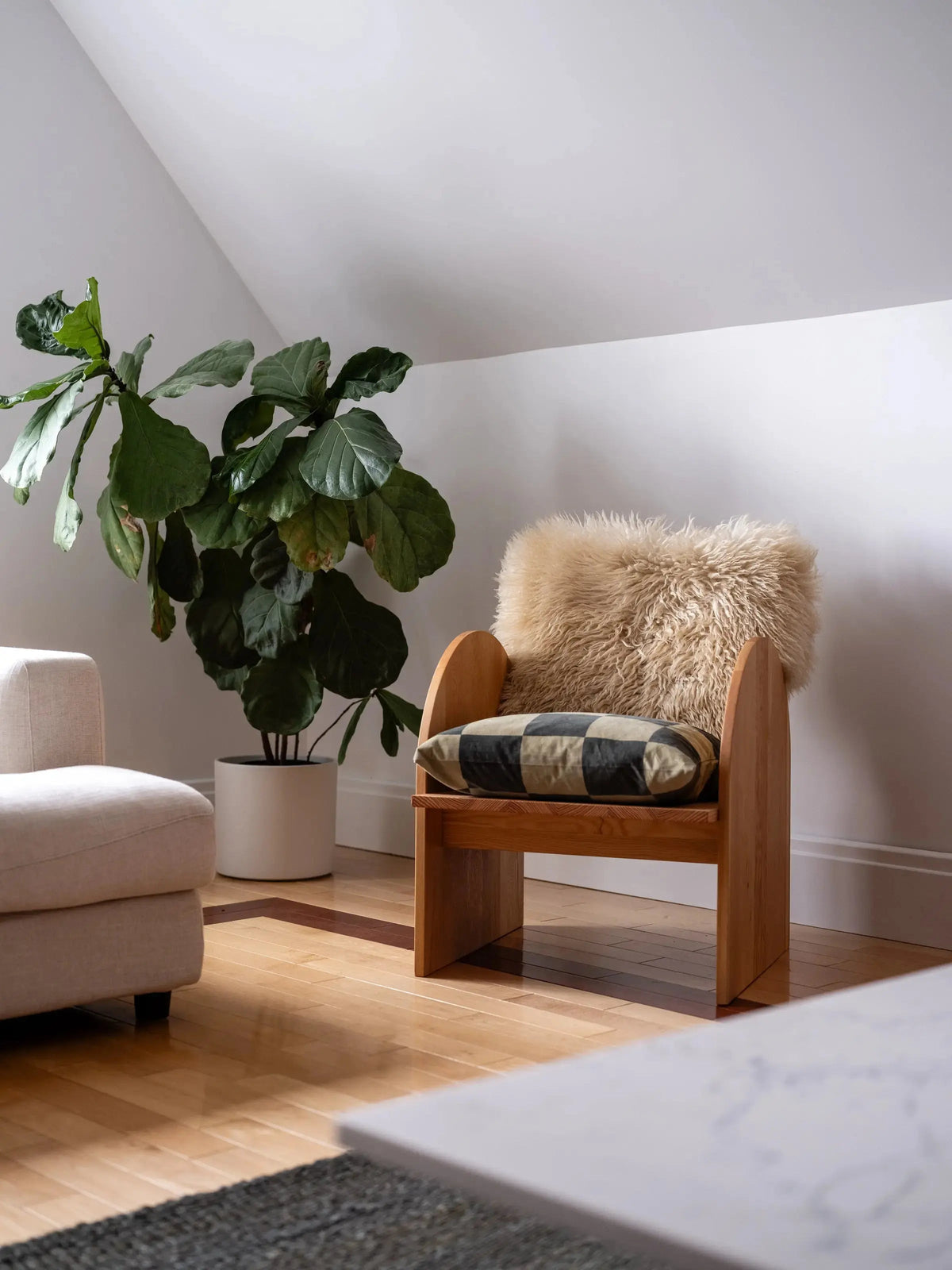 MUGO Armchair | Solid wood | Handmade in Quebec