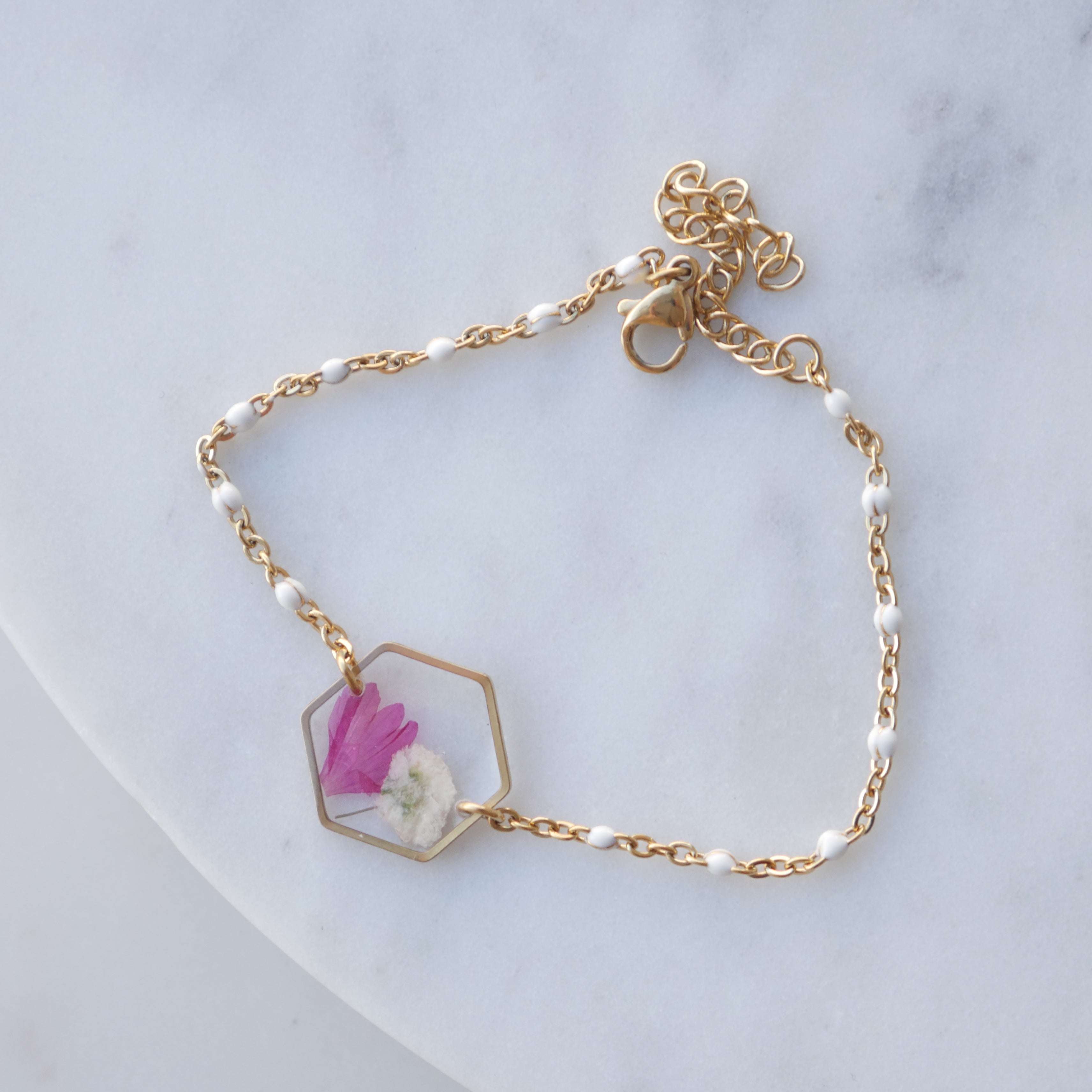 Bracelet Lucy rond | Fleurs séchées centaurée et gypsophile | Bijou délicat en résine