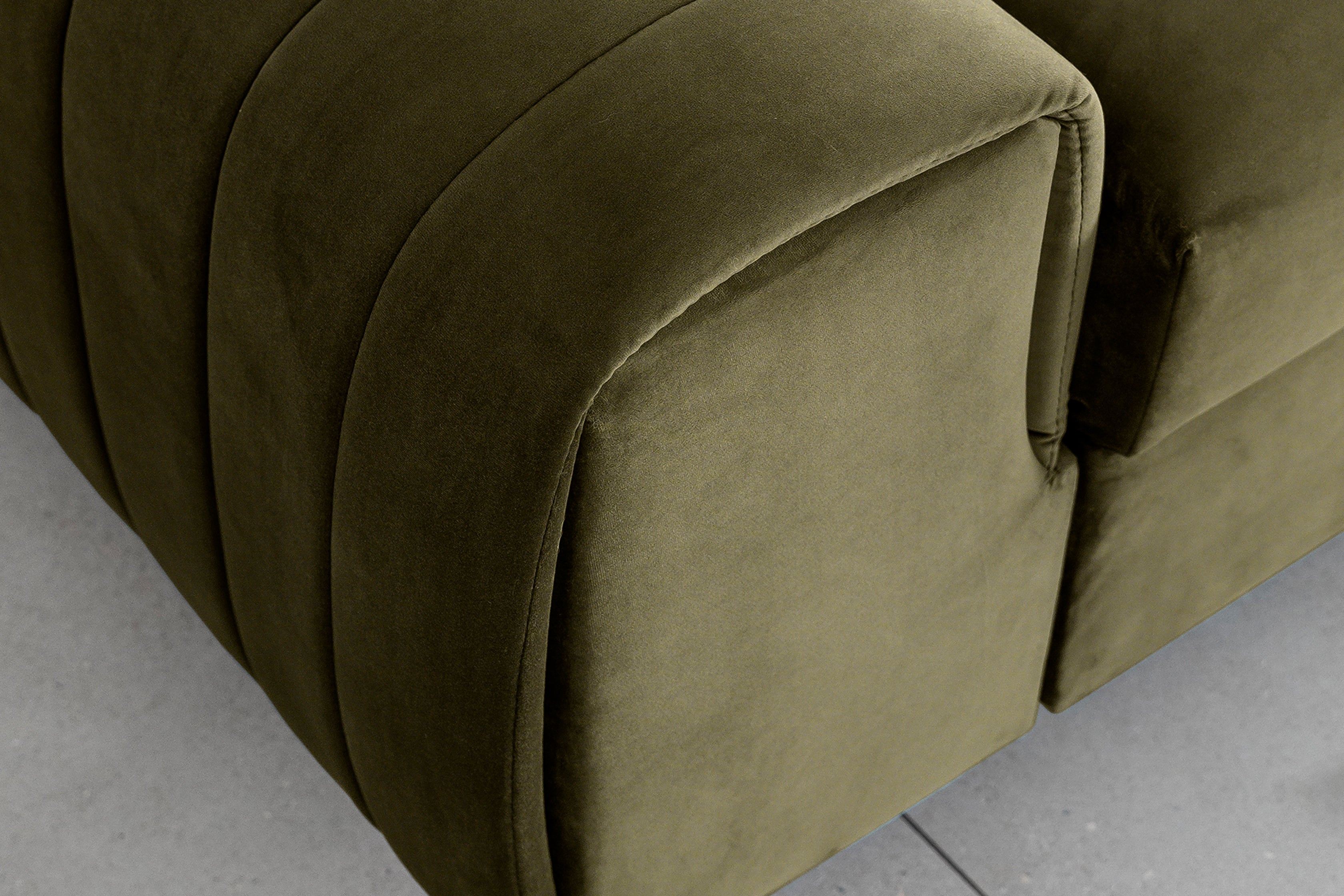 Canapé 3 places convertible Laurence en velours| Olive Green