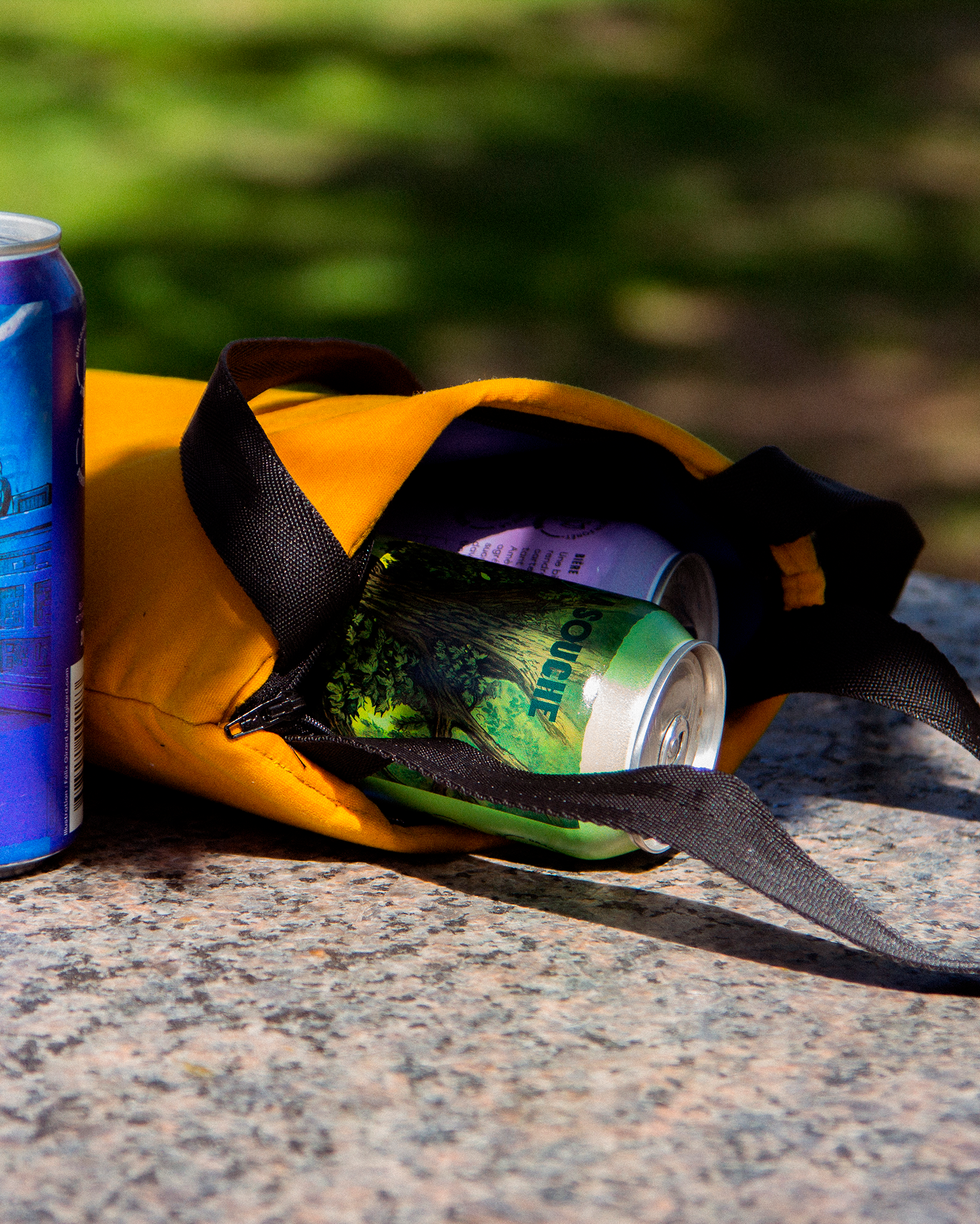 "Tote bag" style insulated cooler bag