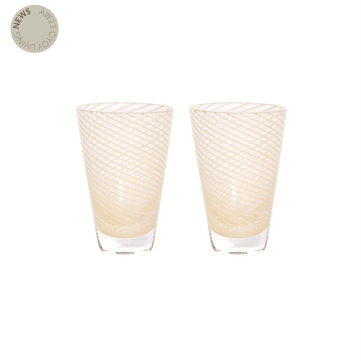 Ensemble de deux verres Swirl Yuka en verre soufflé à la main avec motif tourbillonnant par OYOY Living Design