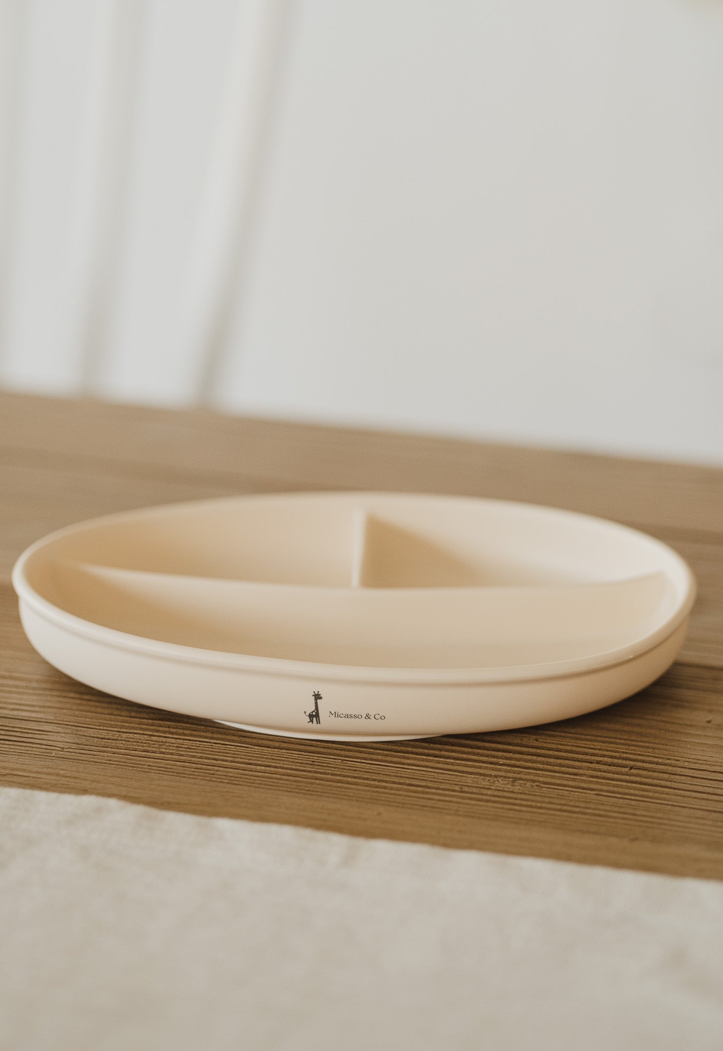 Assiette à succion divisée en silicone - Les Trouvailles de JustineBébés et tout - petitsMicassoandcoBlanc crème