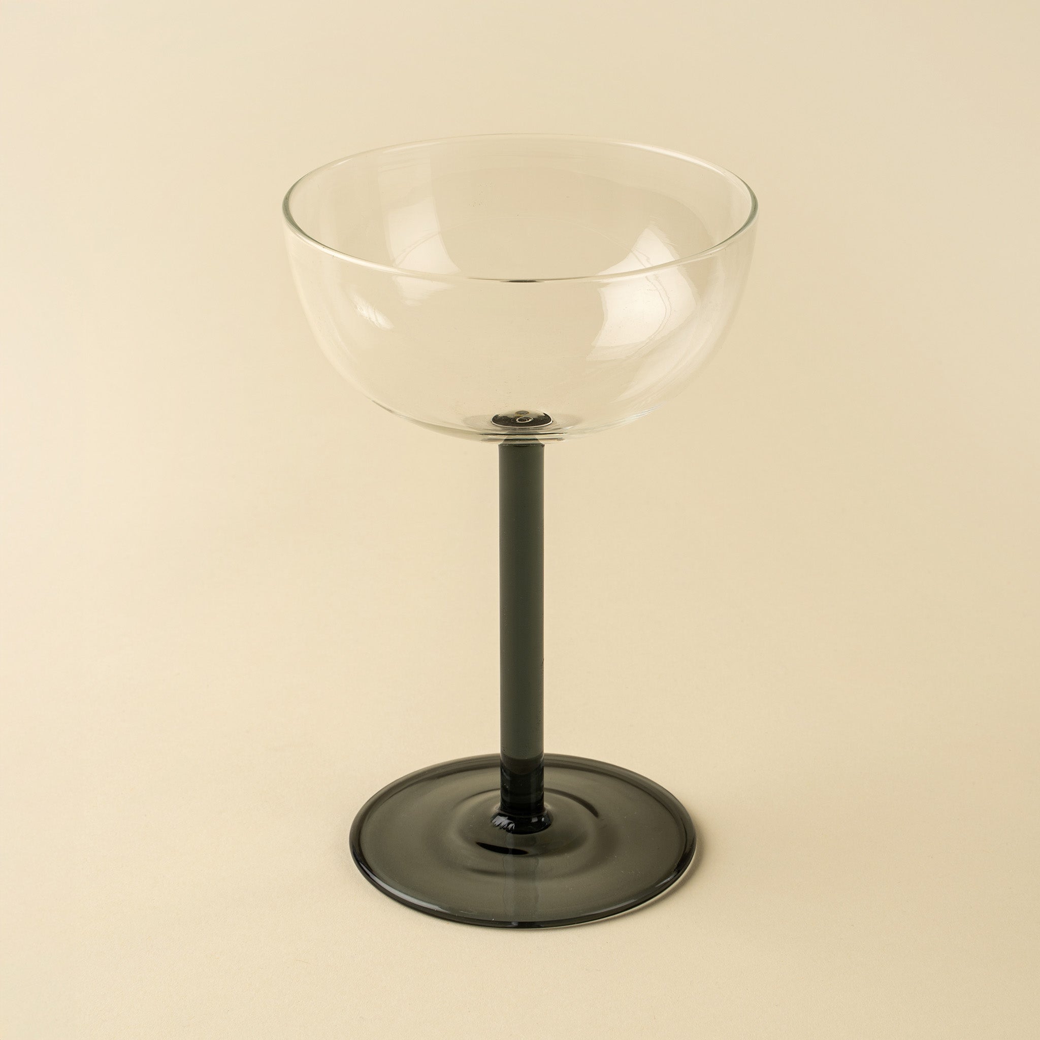 Aura Coupe, Fumé | Verre Raffiné | Fait à la main | Écoresponsable | Indaba - Les Trouvailles de JustineIndaba Home