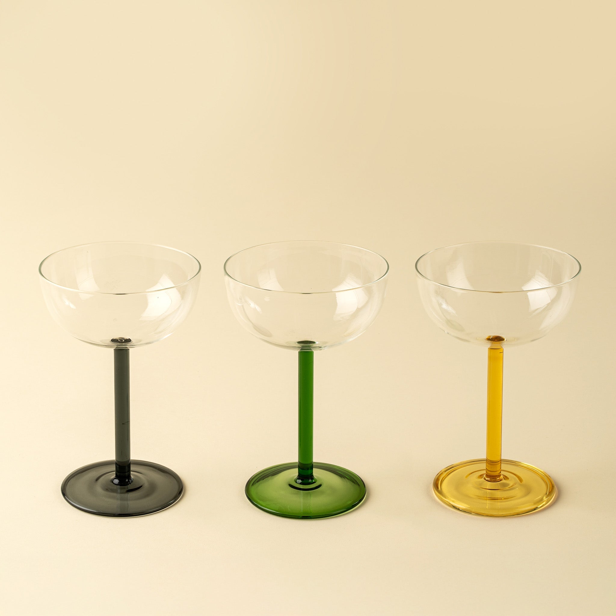 Aura Coupe, Fumé | Verre Raffiné | Fait à la main | Écoresponsable | Indaba - Les Trouvailles de JustineIndaba Home