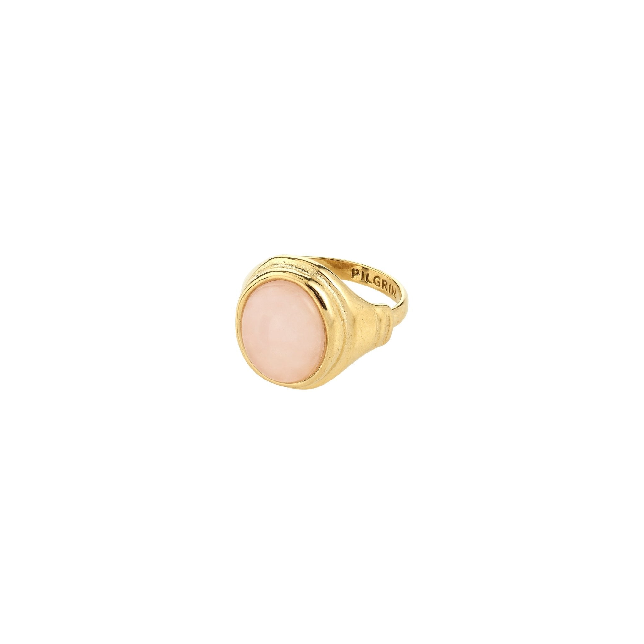 Bague LYNDON Pilgrim faite à la main avec pierre en quartz rose, plaqué or résistant à l’eau et matériaux recyclés.