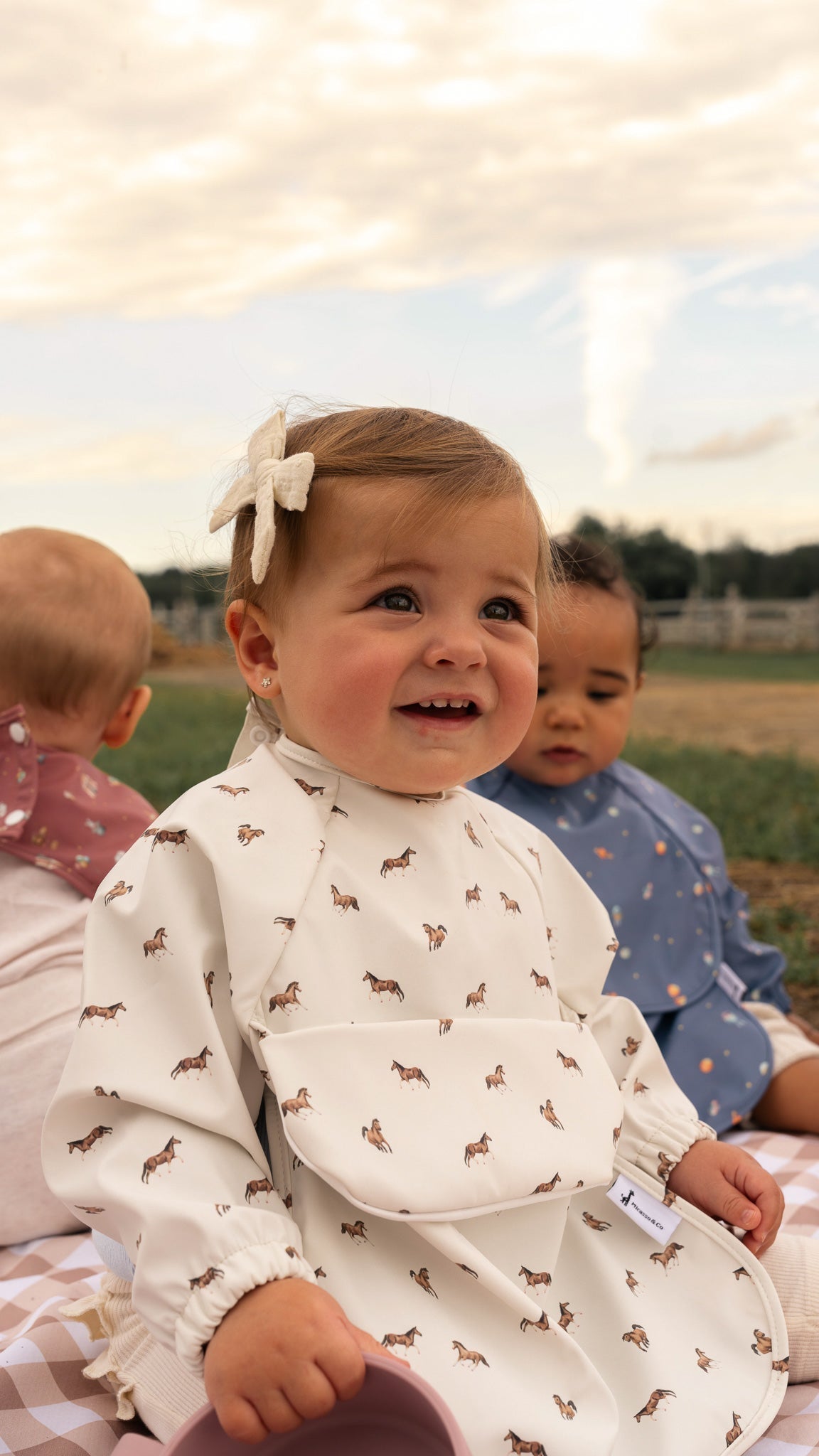 Bavette à manches longues avec pochette intégrée - Les Trouvailles de JustineBébés et tout - petitsMicassoandcoMatinée à l'écurieXS - 6 - 12 mois