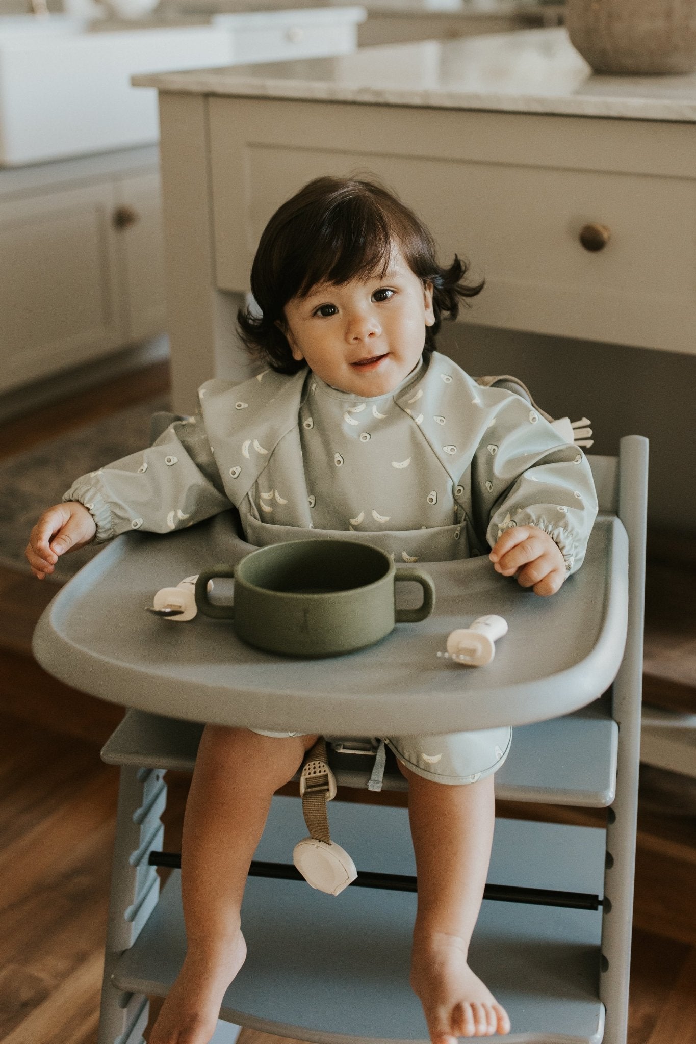 Bavette à manches longues avec pochette intégrée - Les Trouvailles de JustineBébés et tout - petitsMicassoandcoTartine banane et avocatXS - 6 - 12 mois