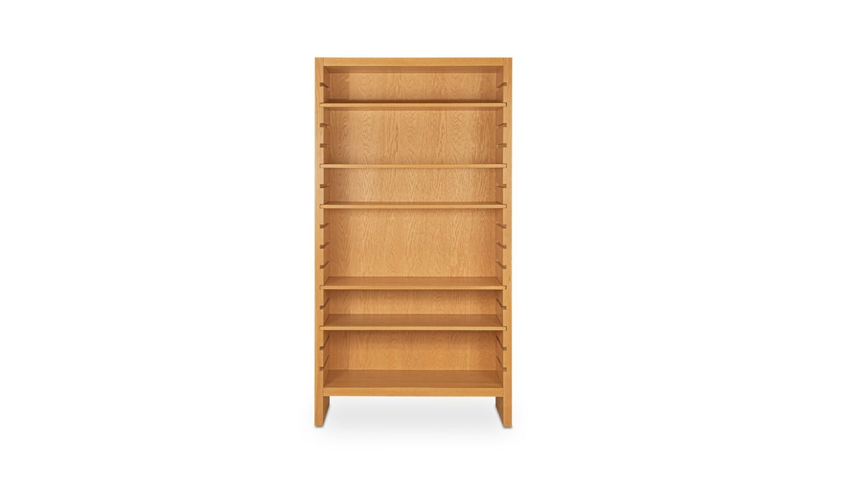 Bibliothèque en chêne naturel à 5 étagères réglables, vue avant avec base.