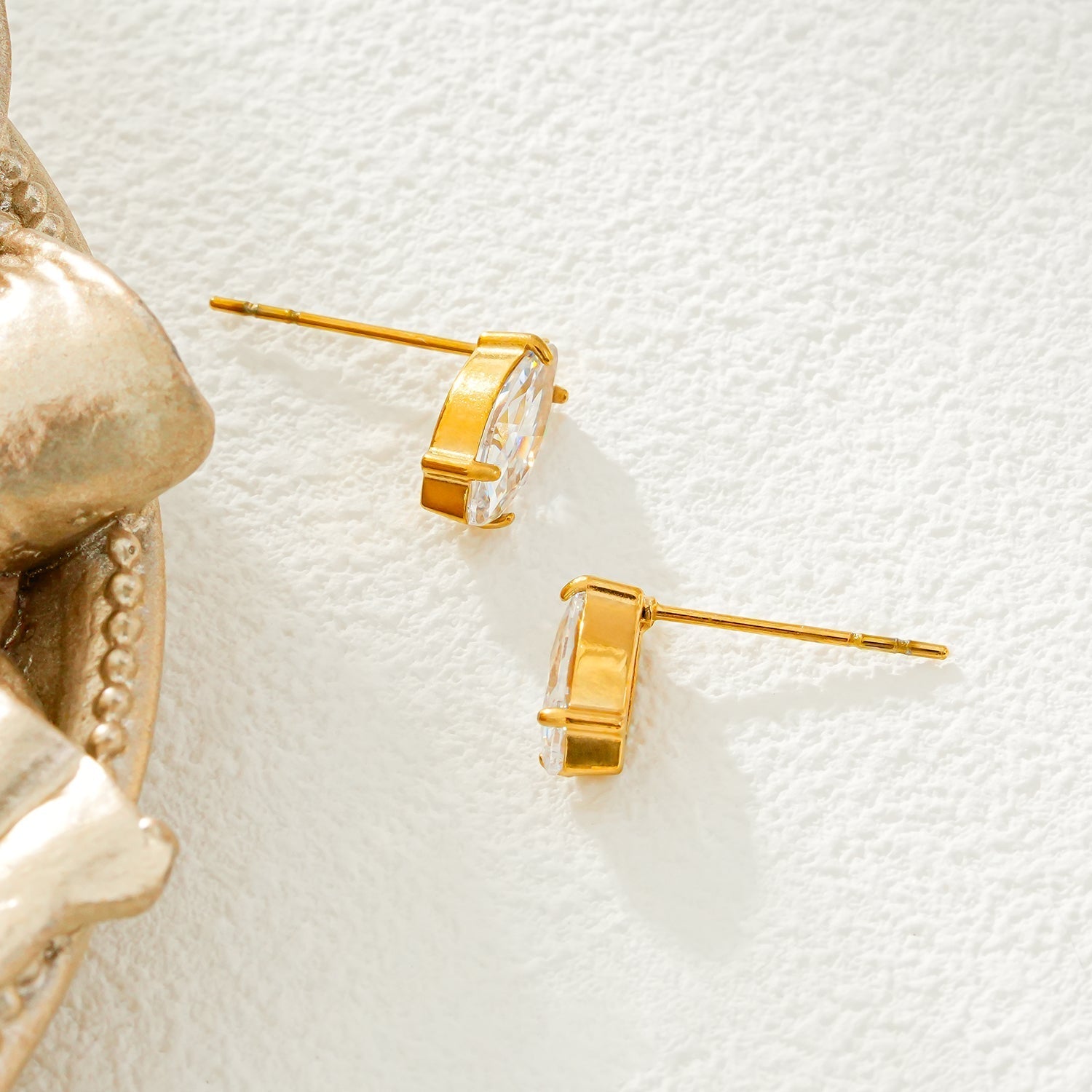 Boucles d’oreilles NUIT PARIS | Clous marquise pavé zirconia dorés - Les Trouvailles de JustineSTUD EARRINGSHACKNEY NINE Jewellery