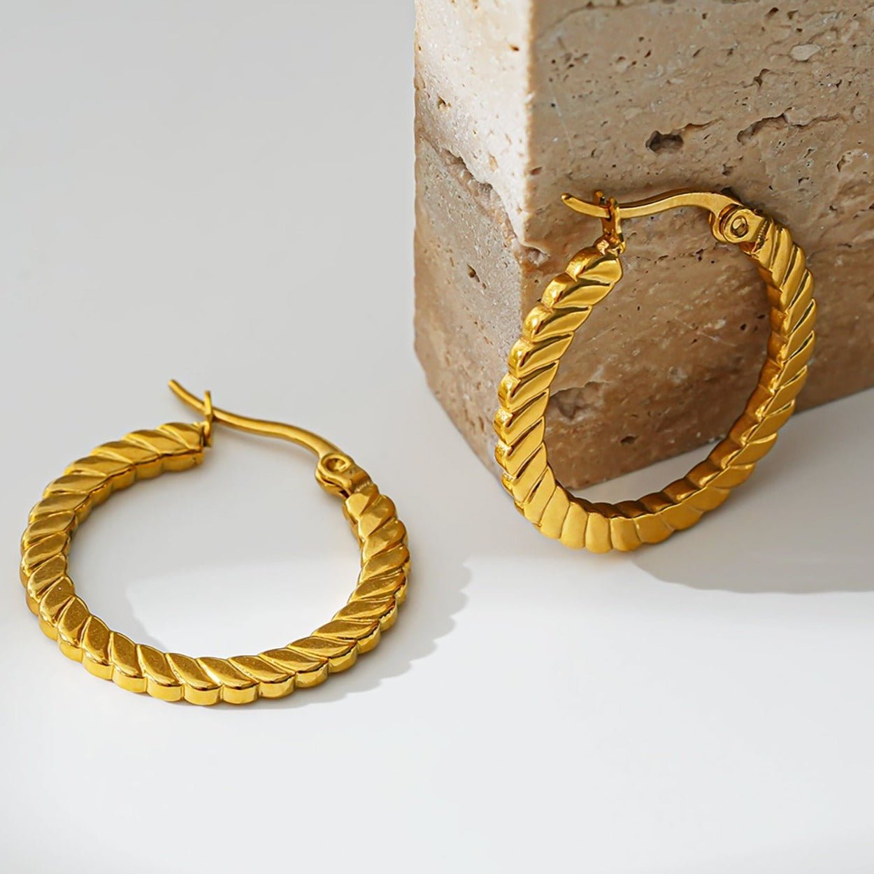 Boucles d’oreilles ORTANA | Anneaux sculptés à motifs texturés - Les Trouvailles de JustineEARRINGSHACKNEY NINE Jewellery
