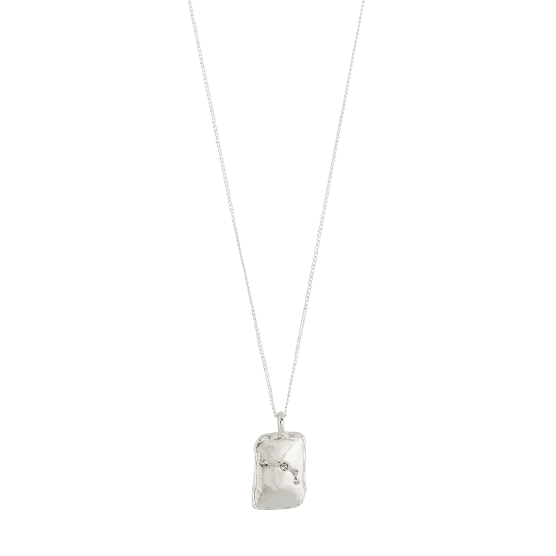 Collier pendentif Bélier plaqué argent, pendentif rectangulaire gravé sur chaîne.