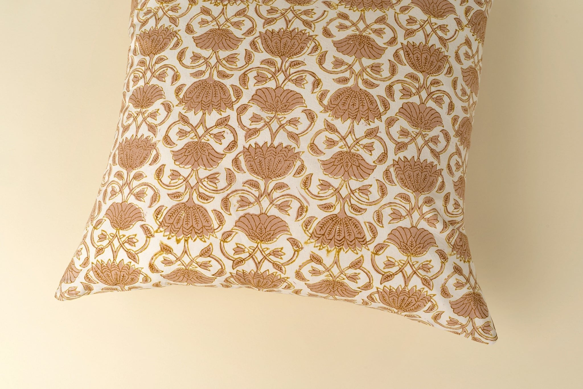 Coussin décoratif Chitra imprimé au bloc | 50 × 50 cm | Coton biologique | Fait à la main | Indaba - Les Trouvailles de JustineIndaba HomeHousse avec rembourrage en plumes et duvet