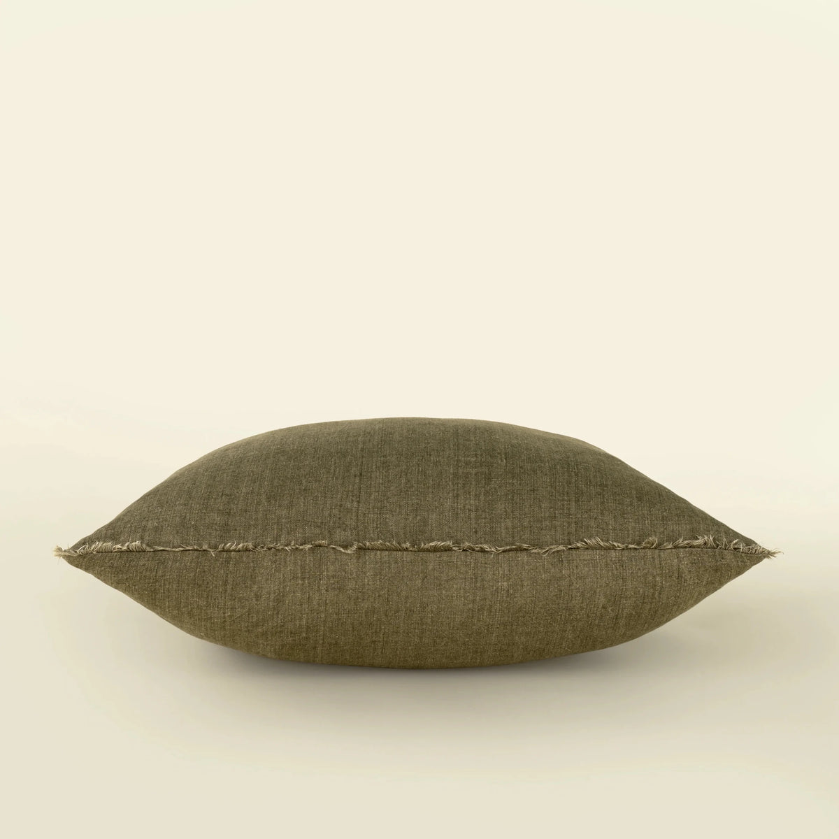 Coussin décoratif Lina Indaba en lin kelp, housse 24 x 24