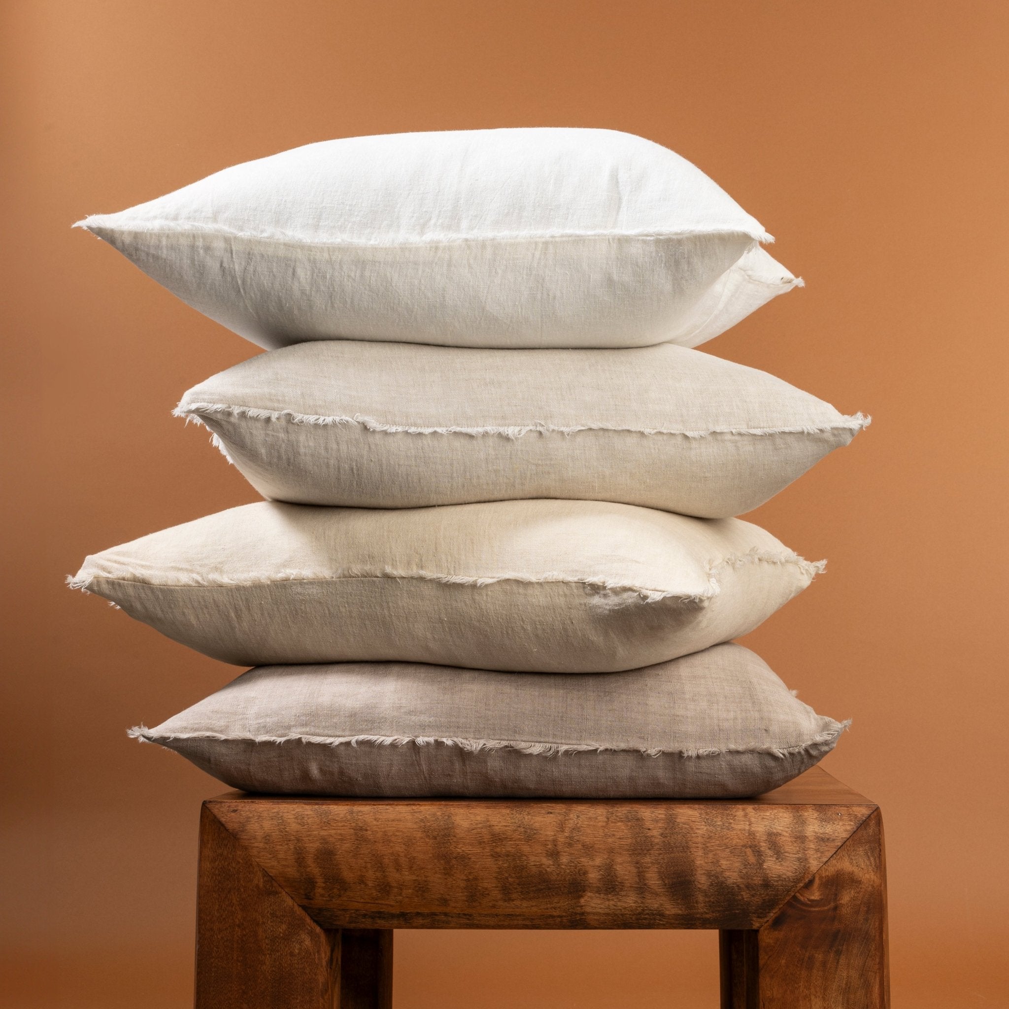 Coussin en Lin Belge Lina Ivoire | 60x60 cm | Fait à la main | Indaba - Les Trouvailles de JustineIndaba HomeCOVER WITH FEATHER DOWN FILLER