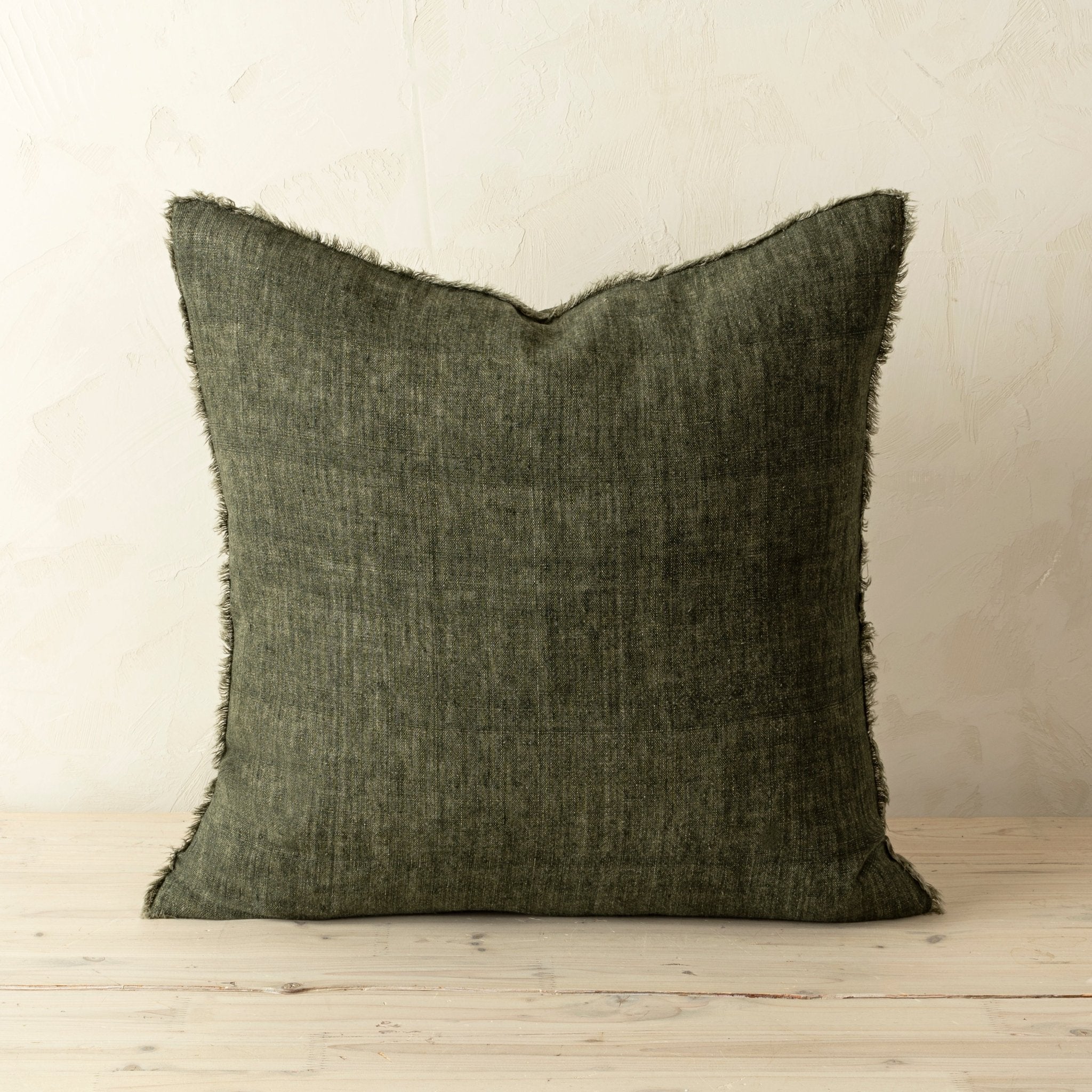 Coussin Lina en Lin | 51x51 cm | Fait à la main | Avocado - Les Trouvailles de JustineIndaba HomeCOVER WITH FEATHER FILLER