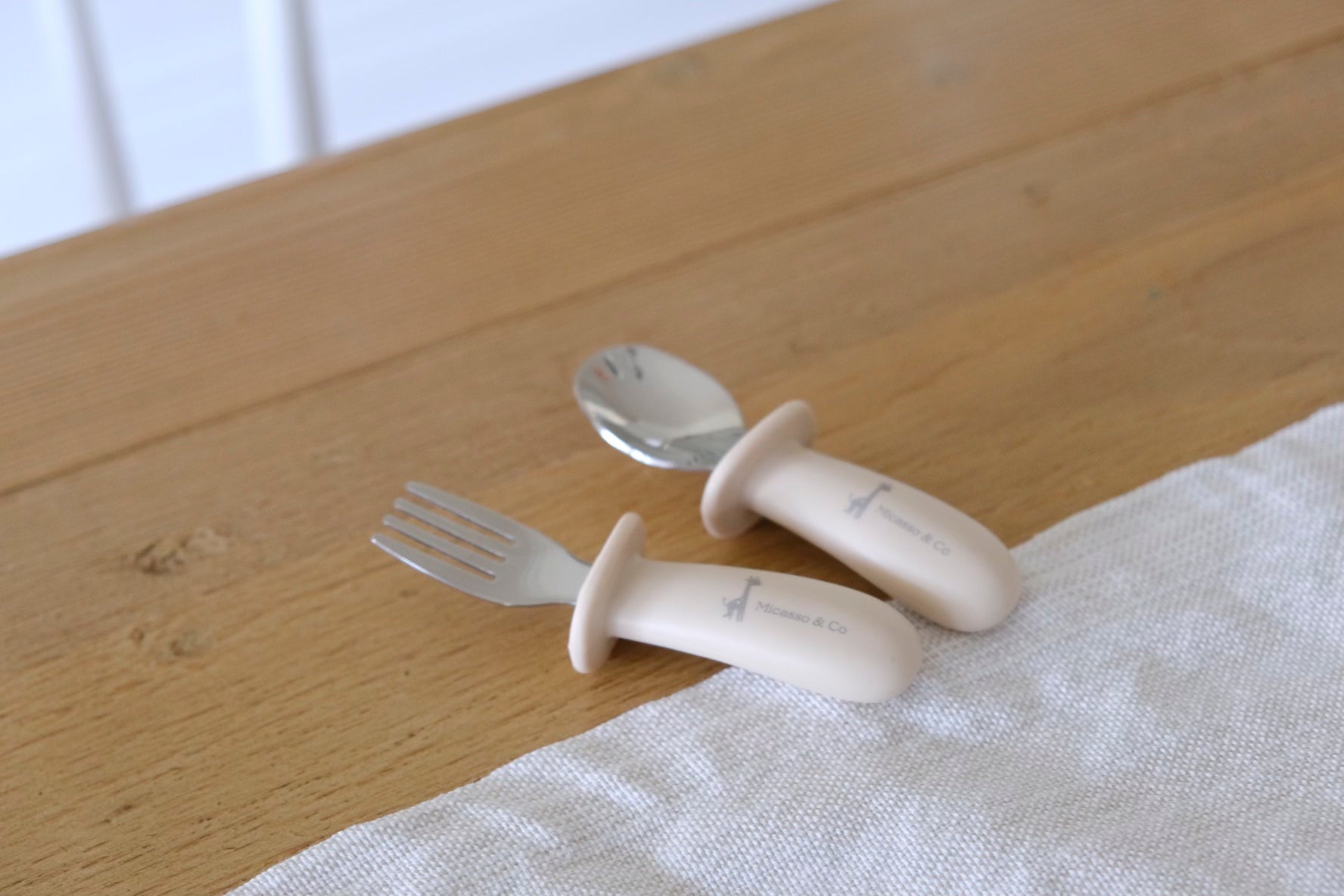 Ensemble de cuillère et fourchette en silicone et métal - Les Trouvailles de JustineMicassoandcoSable