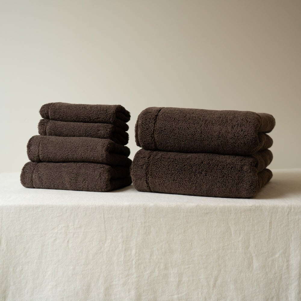 Serviettes en coton brun foncé, lot de 6 pièces, serviettes pliées empilées