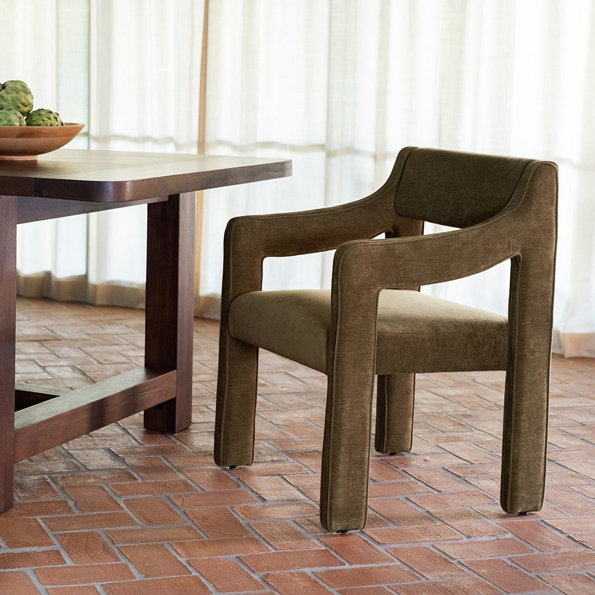 Chaise de salle à manger Evelyn | Accoudoirs rembourrés | 2 options de revêtement