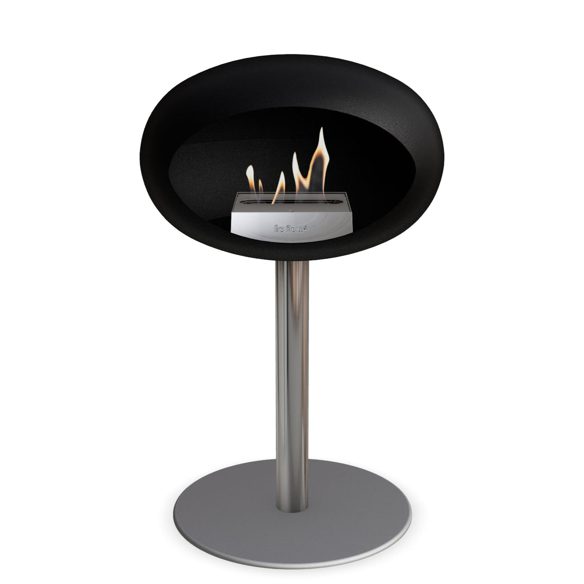Brasero bioéthanol sur pied acier poli, base ronde gris anthracite et cuvette noire avec flamme.