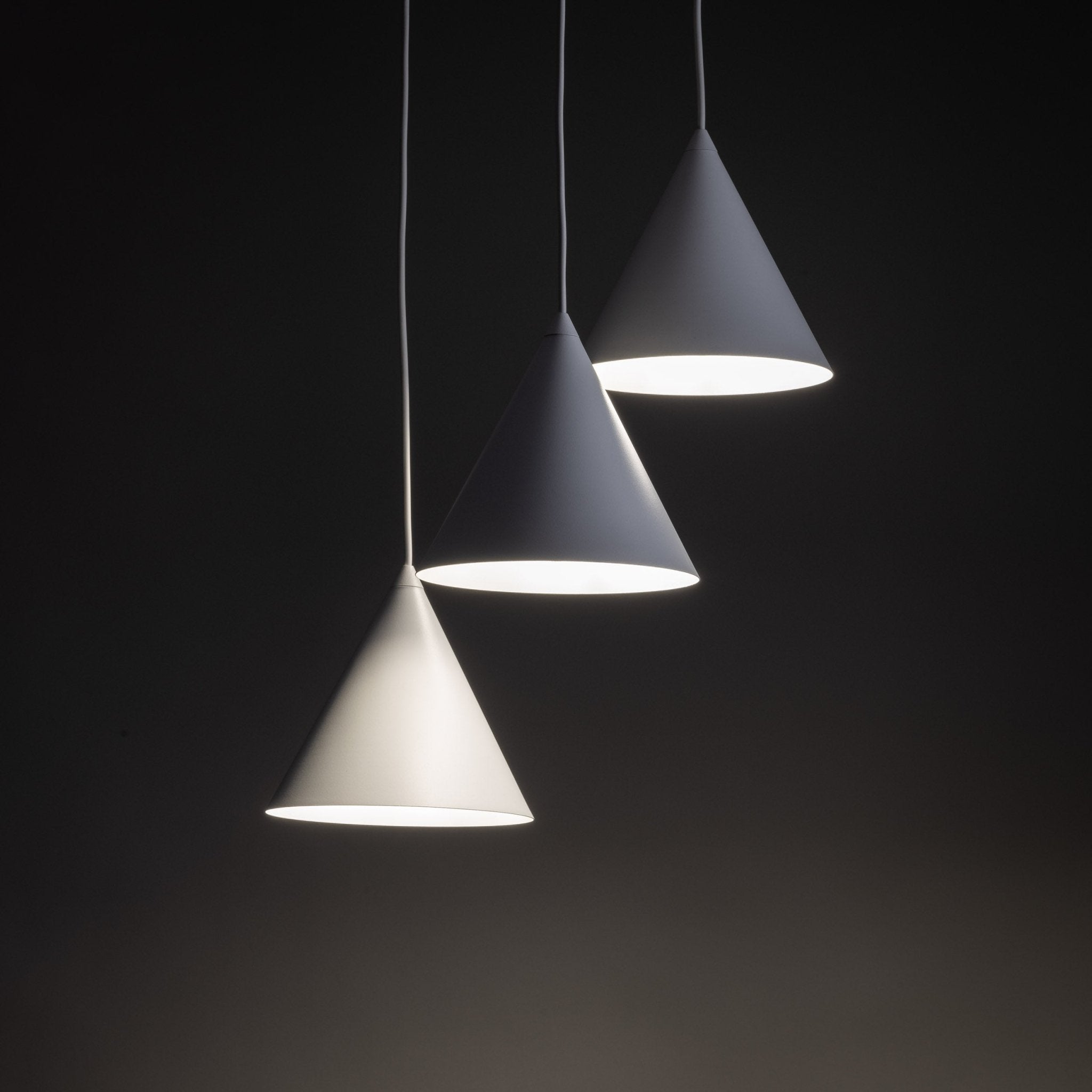 Lampe Suspendue CONO Moderne Minimaliste 3 Lumières | Suspension Conique en Métal Noir - Les Trouvailles de JustineLumoCraftsBlack