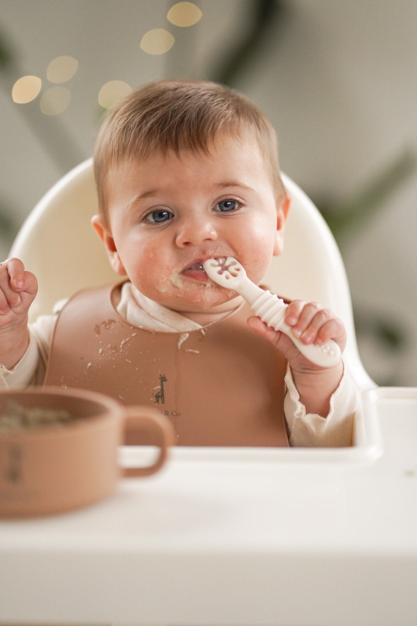 Les cuillères d'apprentissage en silicone - Les Trouvailles de JustineBébés et tout - petitsMicassoandcomauve et blanc crème