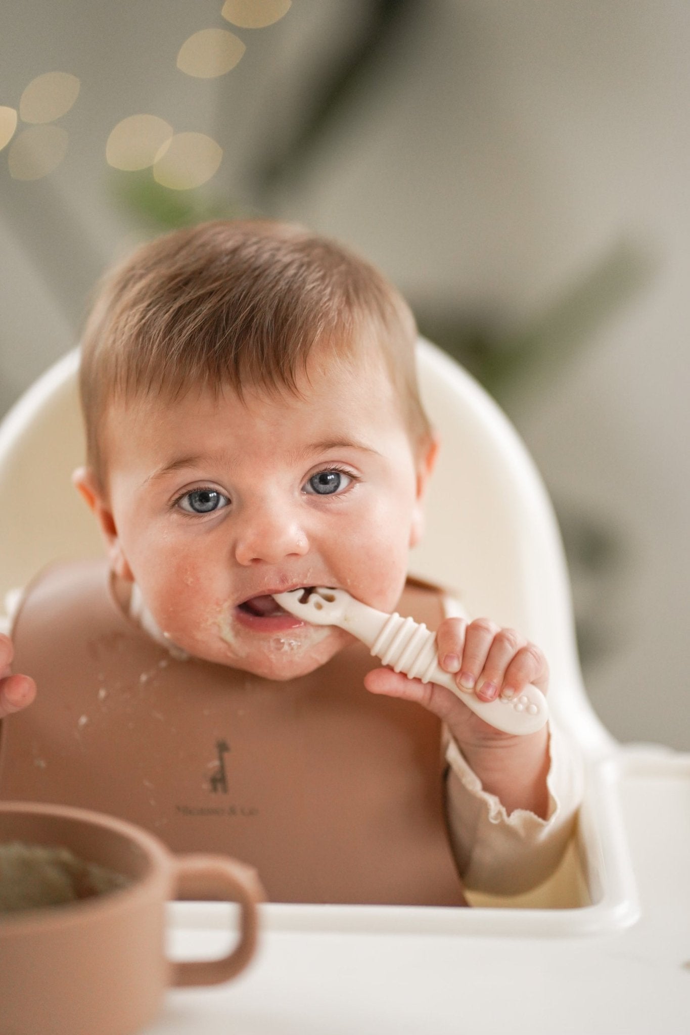 Les cuillères d'apprentissage en silicone - Les Trouvailles de JustineBébés et tout - petitsMicassoandcomauve et blanc crème