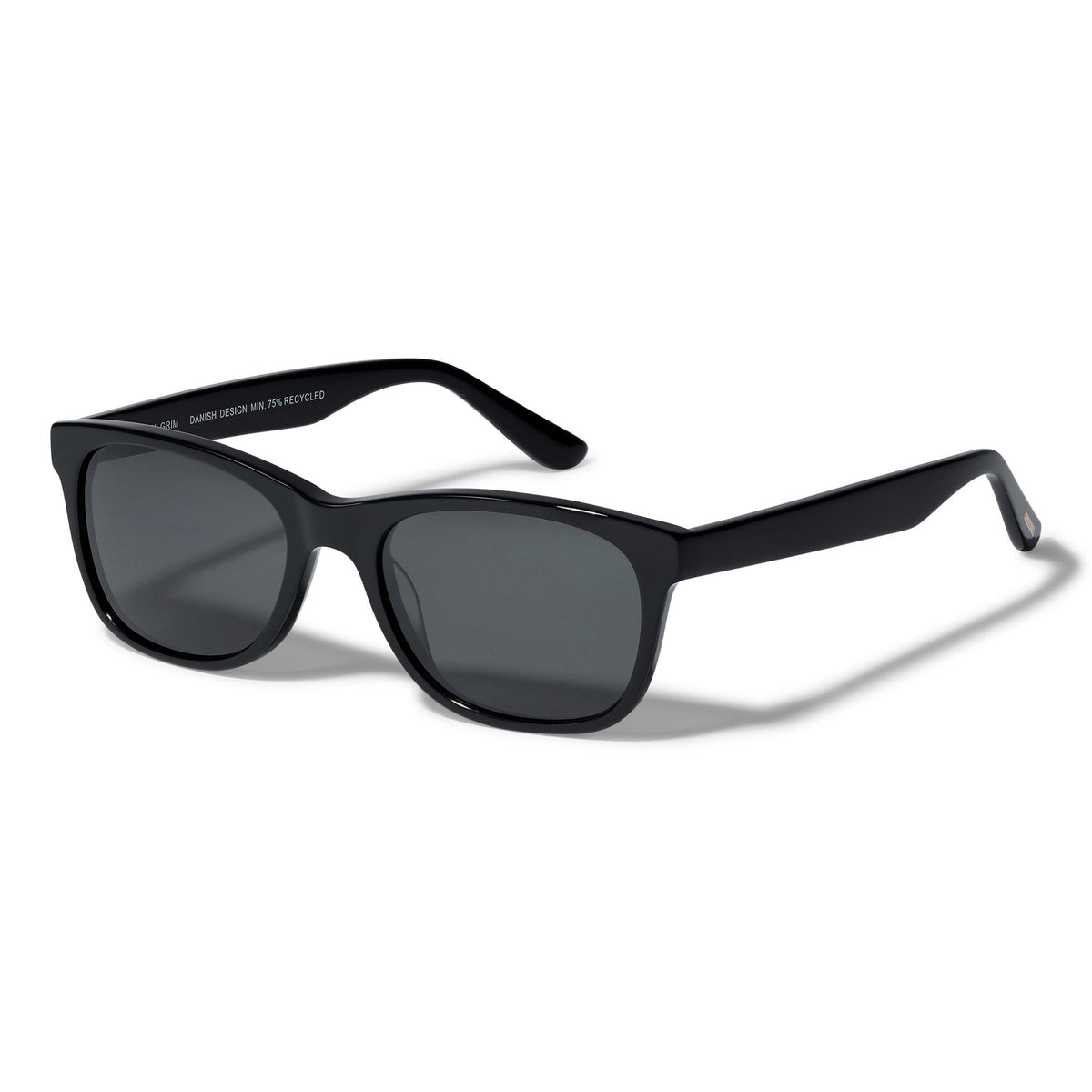 Lunettes de soleil CORBYN noires de Pilgrim en acétate recyclé avec verres fumés et protection UV400.