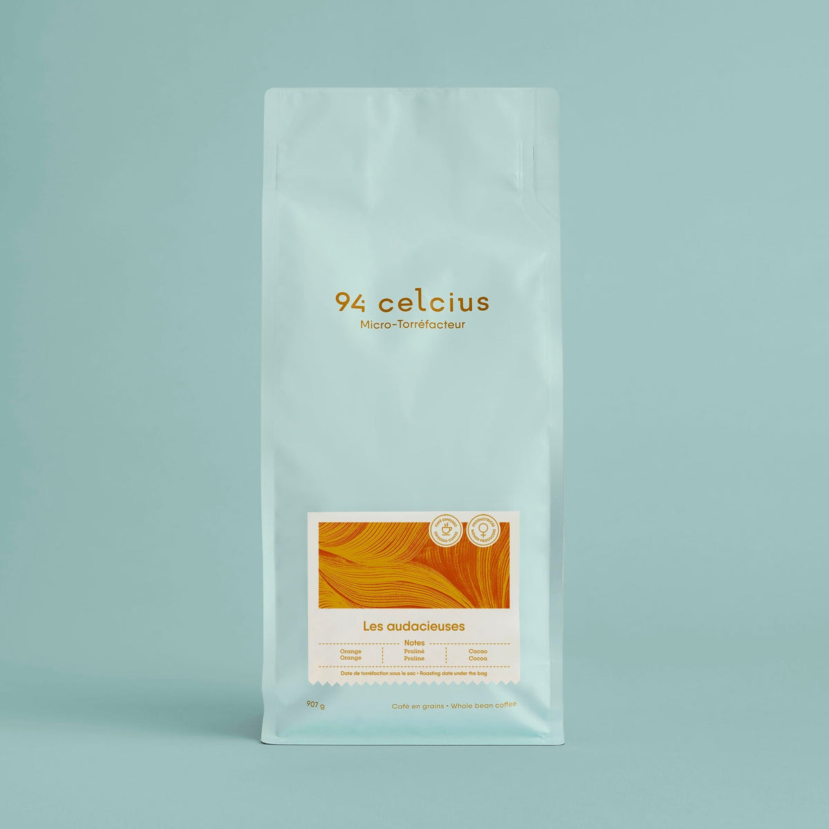 Sachet de café 94 celcius avec logo central et encart orange «Les audacieuses»