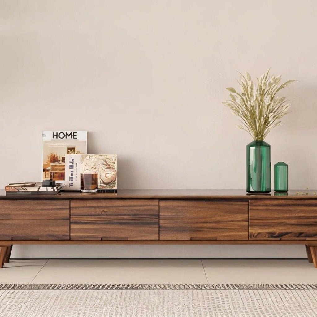 Meuble TV en bois brun foncé avec 4 portes et piétement conique, lignes sobres