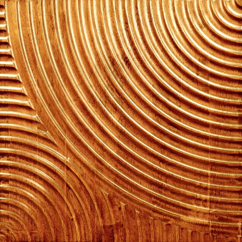 Placage/bois massif sculpté à motif courbes, finition brun doré