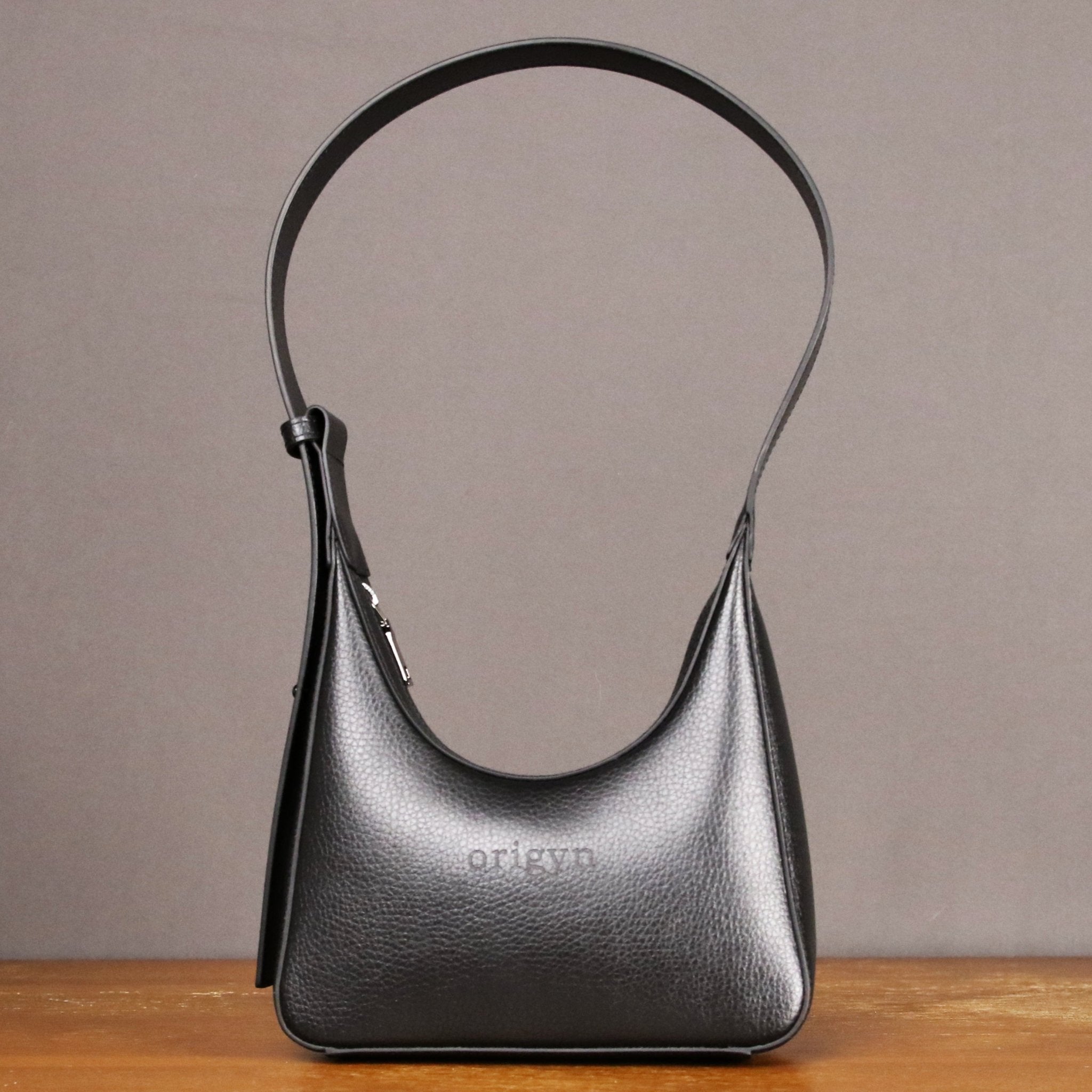 Origyn 01 | Sac à Bandoulière en Cuir Végétal Vegan | Fabriqué avec MIRUM® sans Plastique - Les Trouvailles de JustineHandbagOrigynNoir