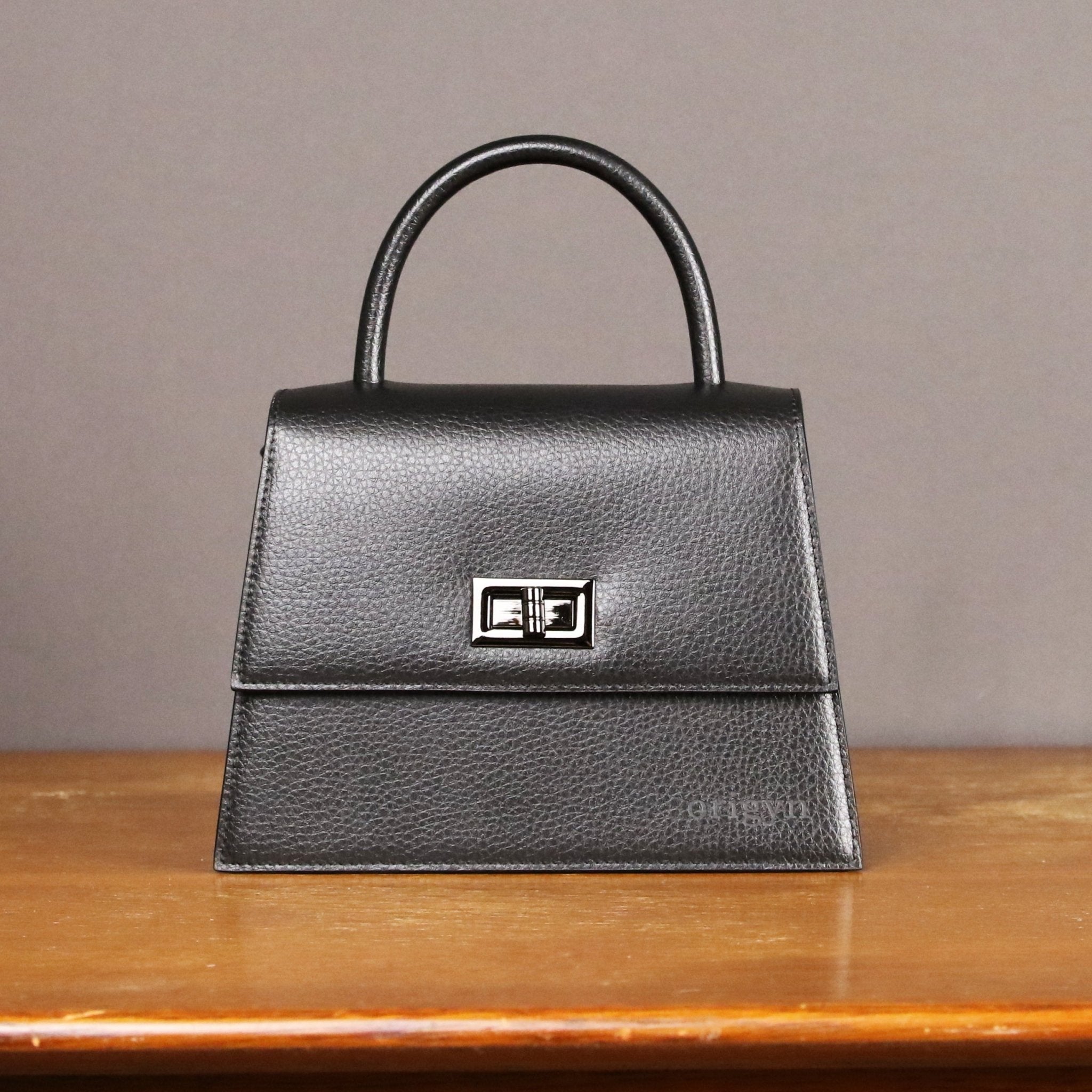 Origyn 03 | Sac Kelly en Cuir Végétal Vegan | Fabriqué avec MIRUM® sans plastique - Les Trouvailles de JustineHandbagOrigynNoir