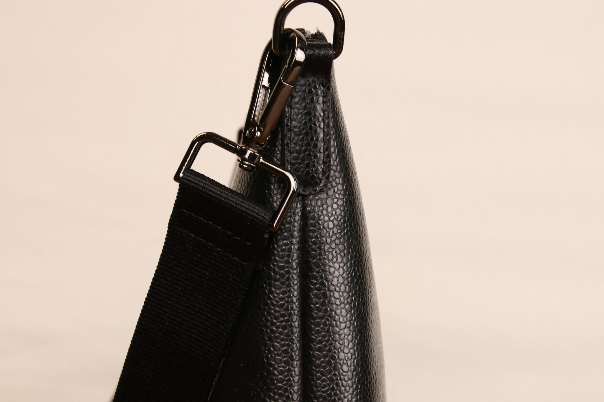 Origyn 04 | Sac à Main Zippé en Cuir Végétal Vegan | Fabriqué avec MIRUM® sans Plastique - Les Trouvailles de JustineHandbagOrigynNoir