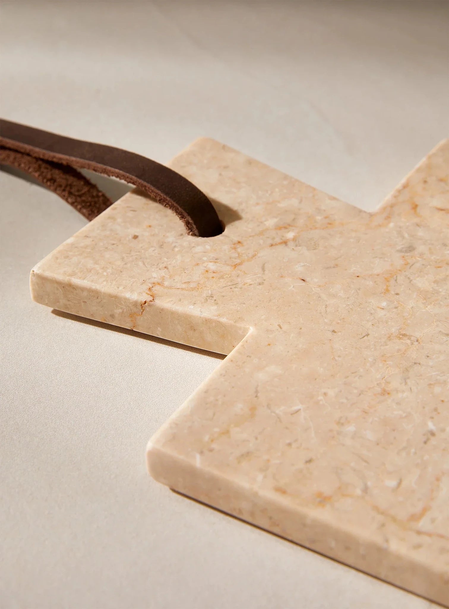 Planche à découper rectangulaire en marbre blanc et bois de teck - Les Trouvailles de JustinePlanches à découperCRUSOË