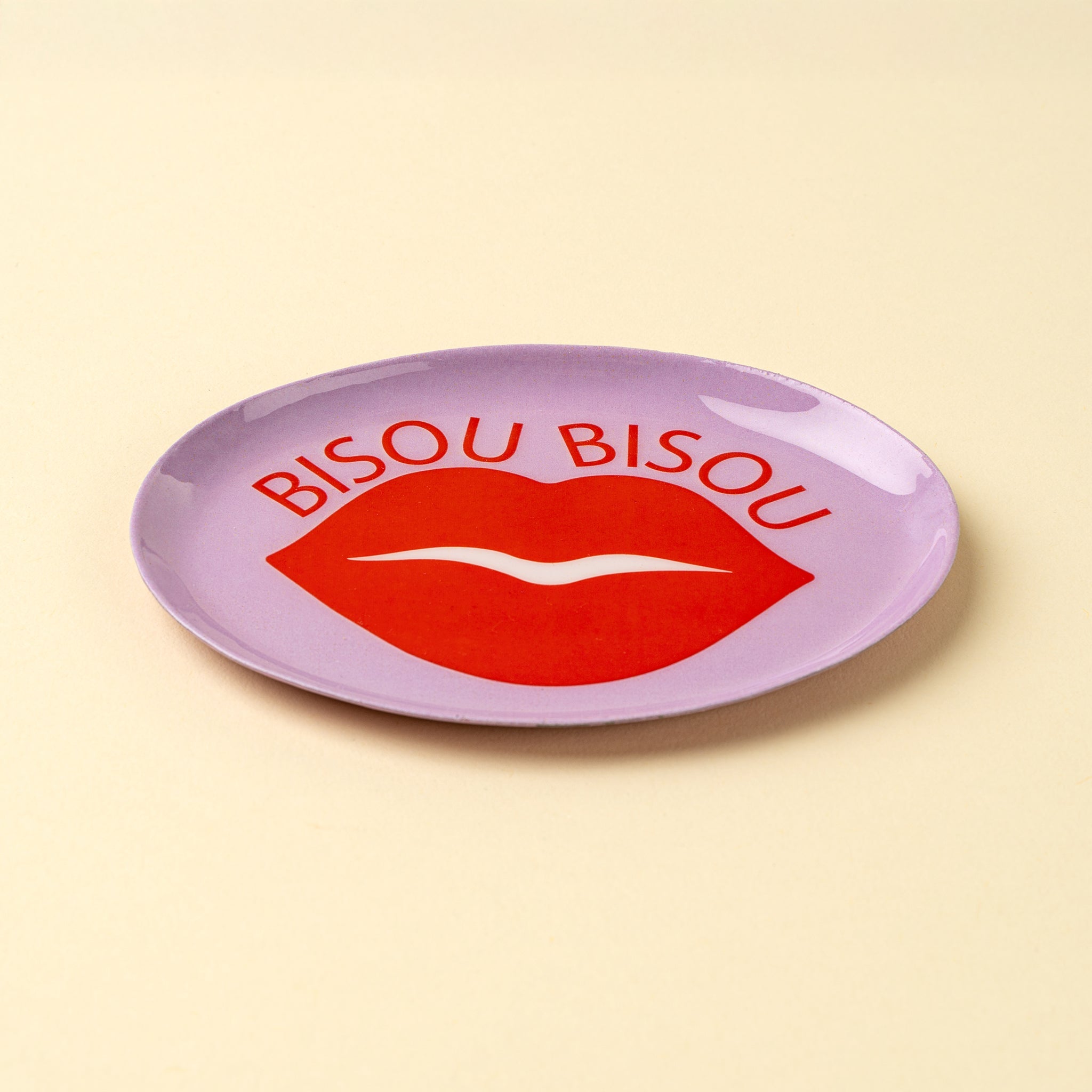 Plateau décoratif émaillé | Bisou Bisou | Indaba - Les Trouvailles de JustineIndaba Home