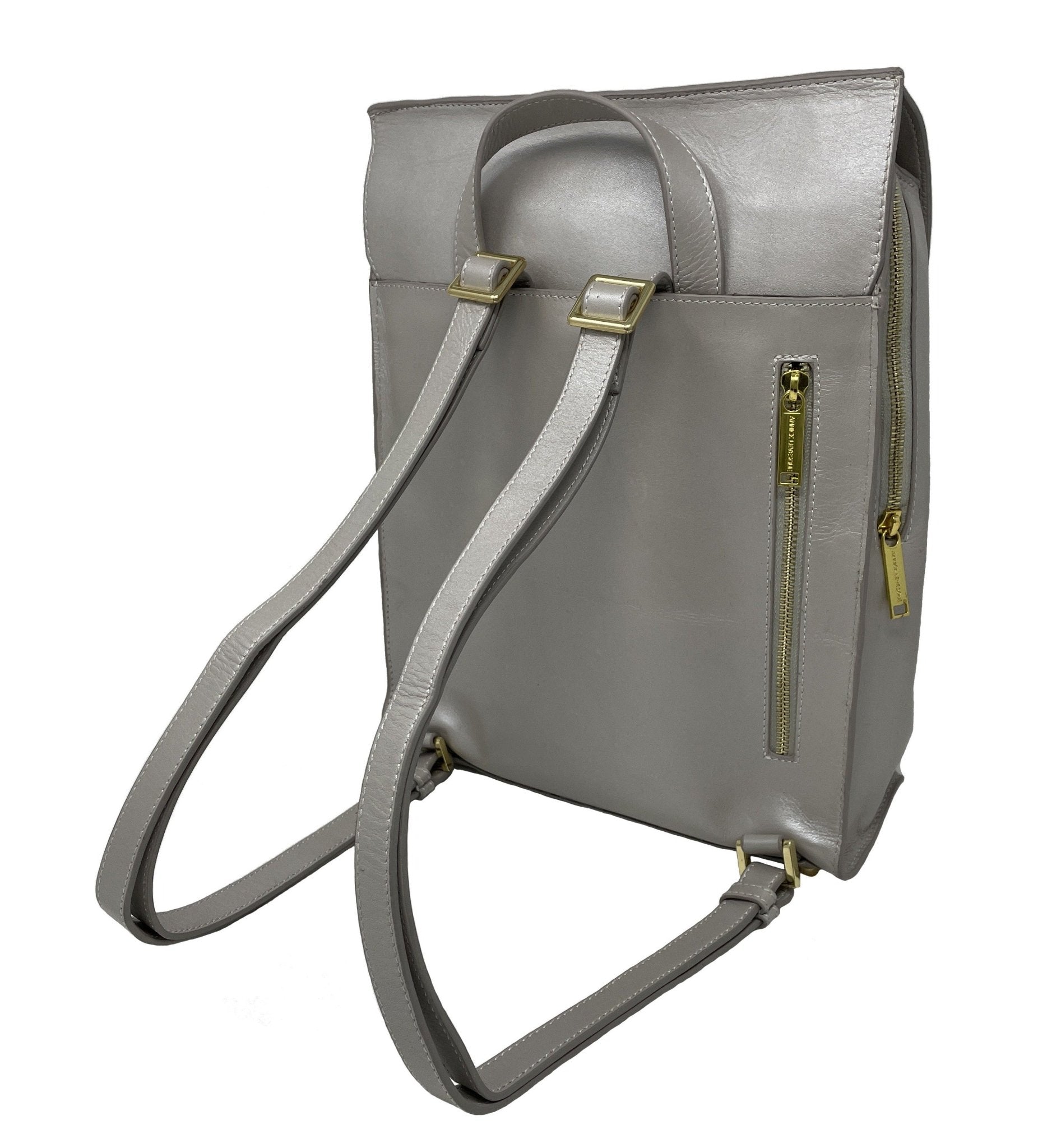 Sac à dos en cuir gris avec bretelles, fermeture zippée, poche latérale zippée