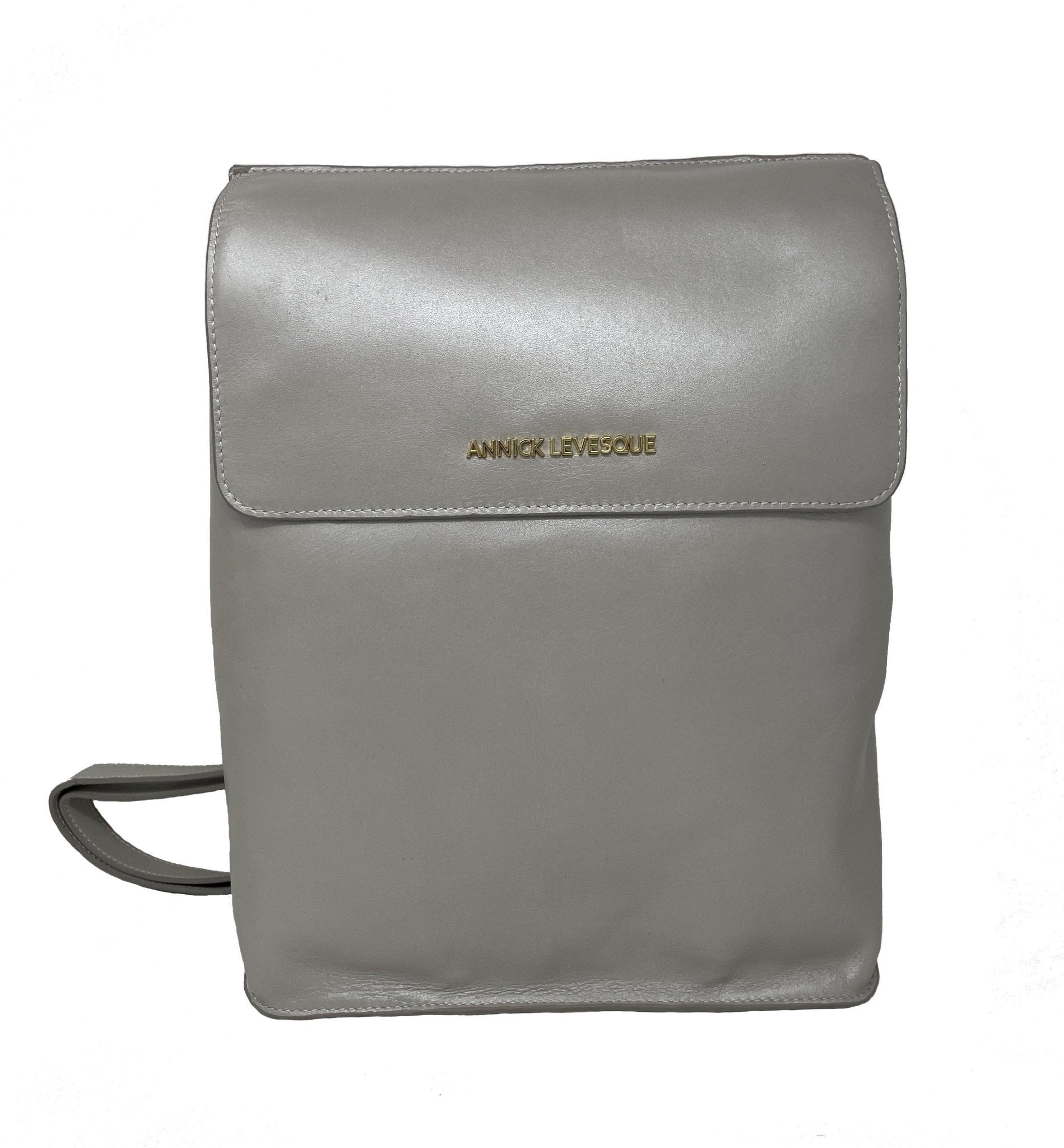 Sac à dos en cuir gris à rabat, logo sur la face avant, bandoulière