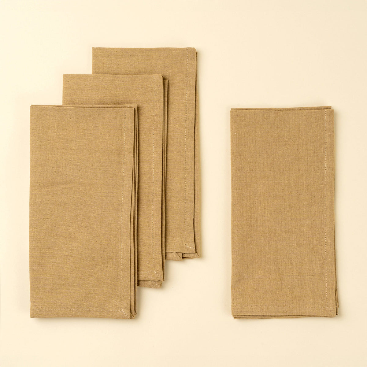 Lot de 4 serviettes de table coton/chanvre sable, pliées
