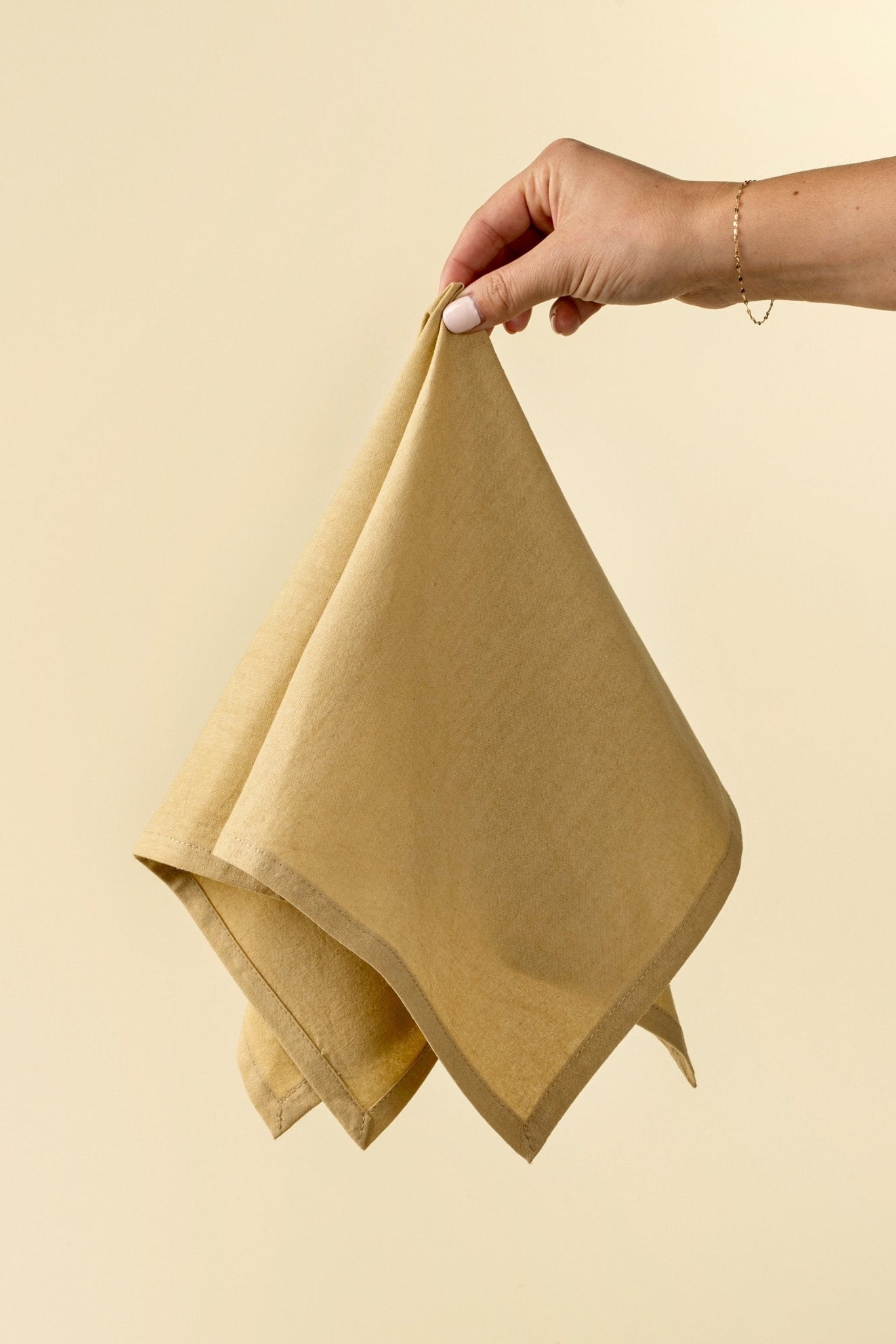 Serviettes de table en coton biologique Calla, Jaune paille | Lot de 4 | Indaba - Les Trouvailles de JustineIndaba Home