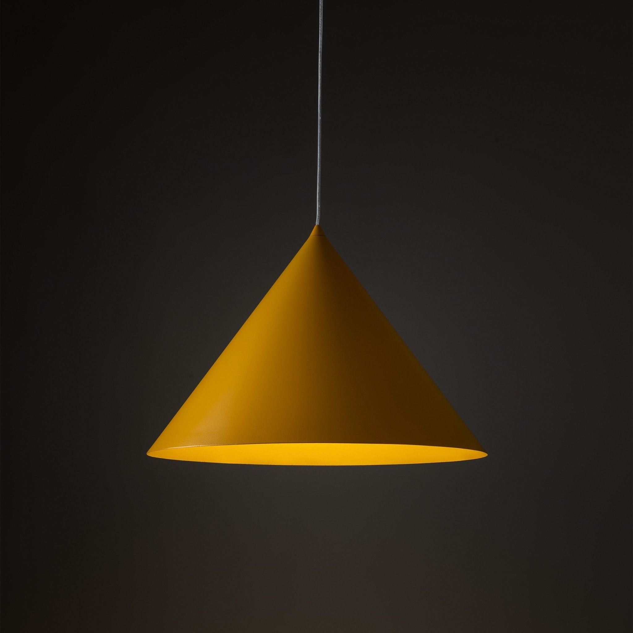 Suspension CONO | 1 lumière | Métal peint | Design moderne minimaliste | Luminaire contemporain | Très grand format - Les Trouvailles de JustineLumoCraftsNoir