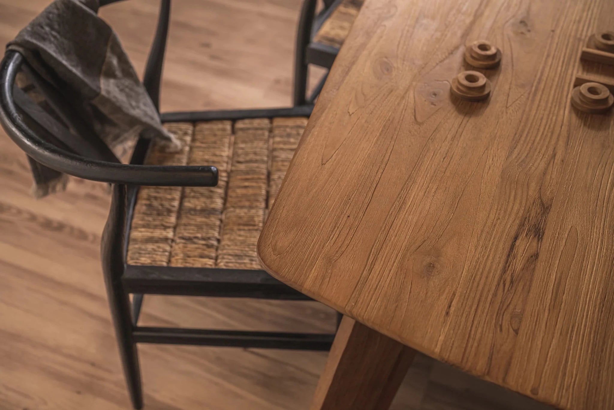 Table à manger Grace| Bois de teck recyclé | dBodhi - Les Trouvailles de JustineTables à dînerCRUSOË