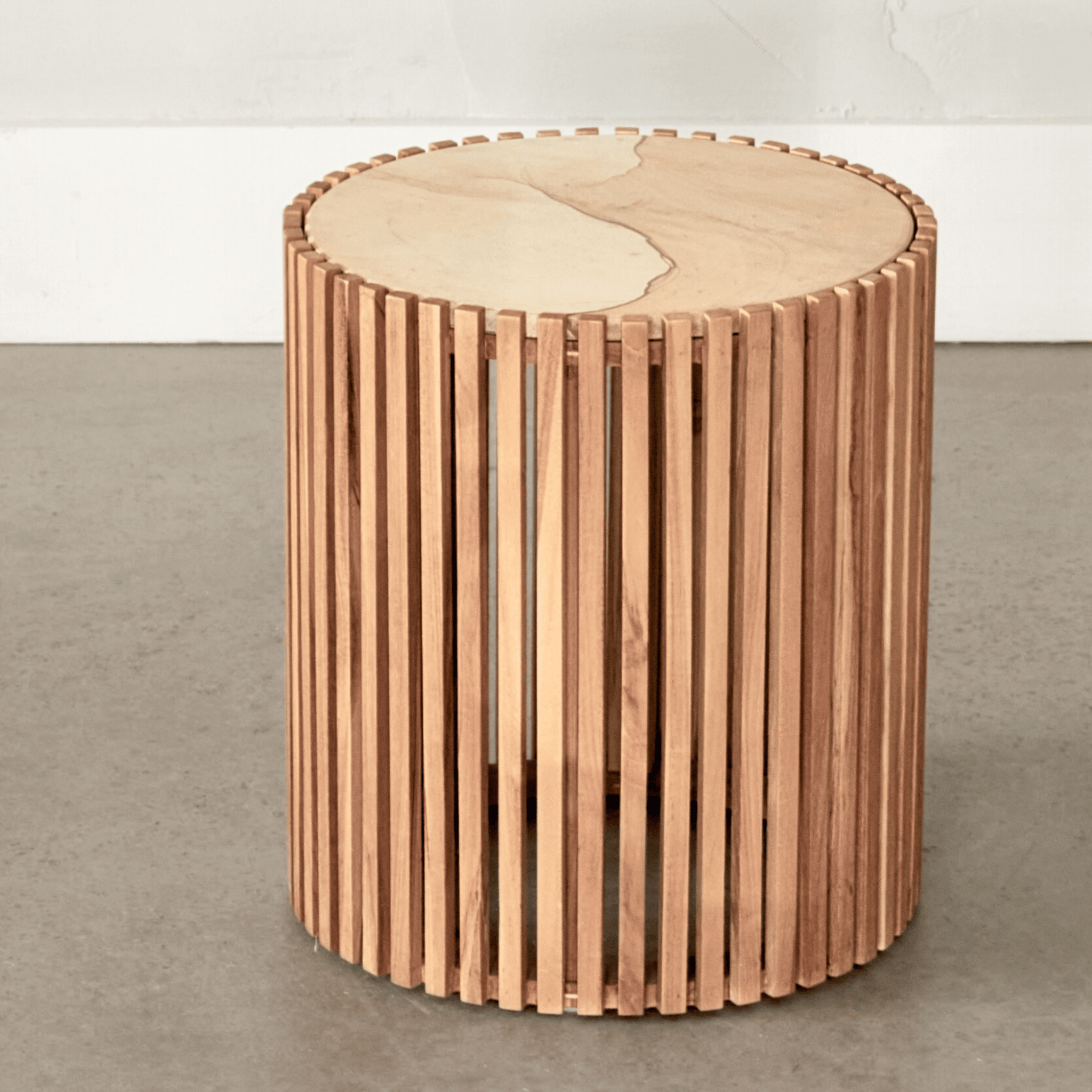 Table d’Appoint Ronde Eastwood | Bois de Teck & Grès - Les Trouvailles de JustineTables d'appointCRUSOË