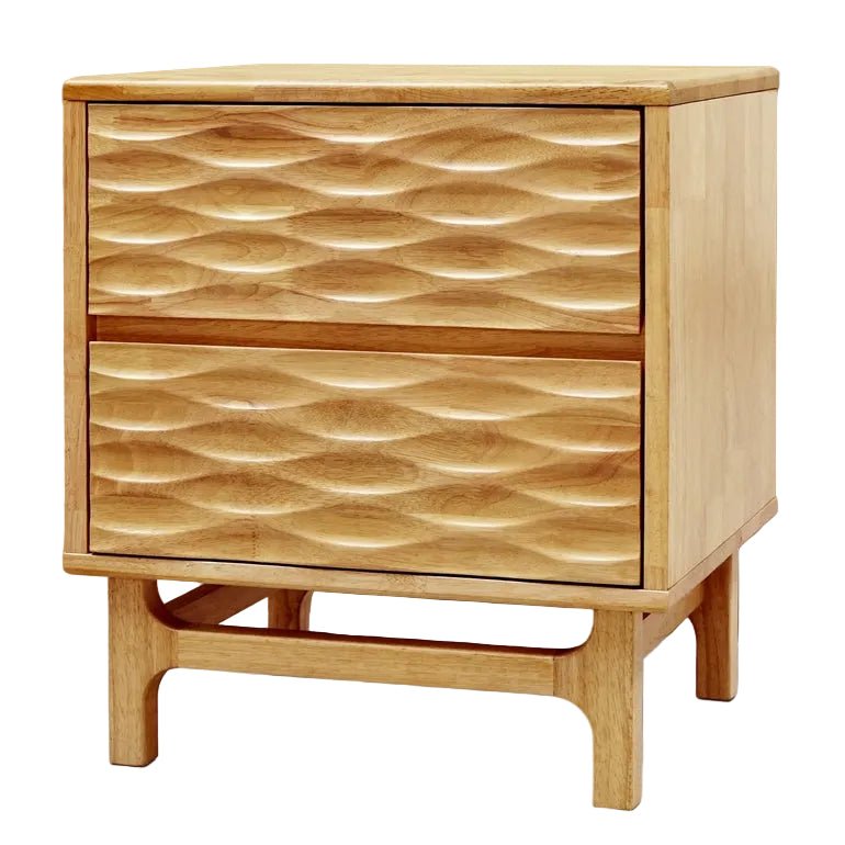 Table de chevet en bois clair à 2 tiroirs, veinage texturé et poignées encastrées