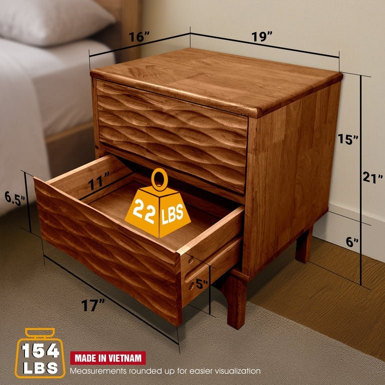 Table de chevet en bois clair à 2 tiroirs, un tiroir ouvert, dessus rectangulaire