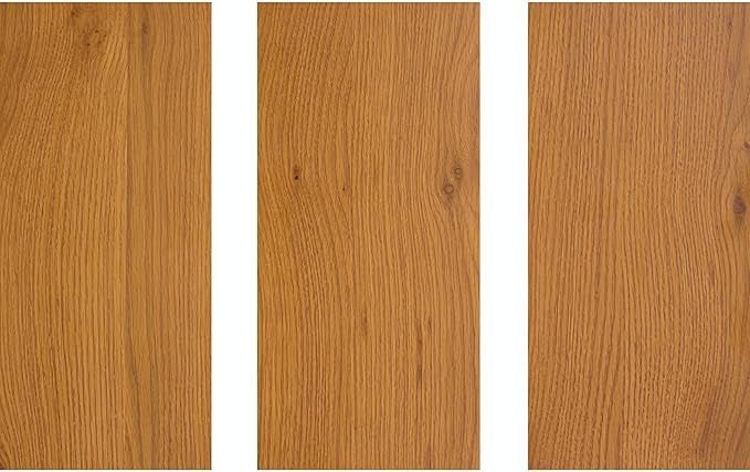 Gros plan de panneaux en bois, veines et nœuds, finition bois clair