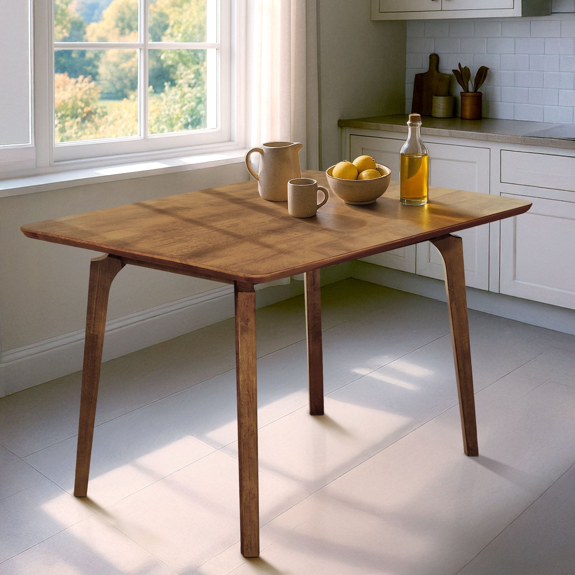 Table de salle à manger en bois massif caramel, plateau rectangulaire et pieds effilés