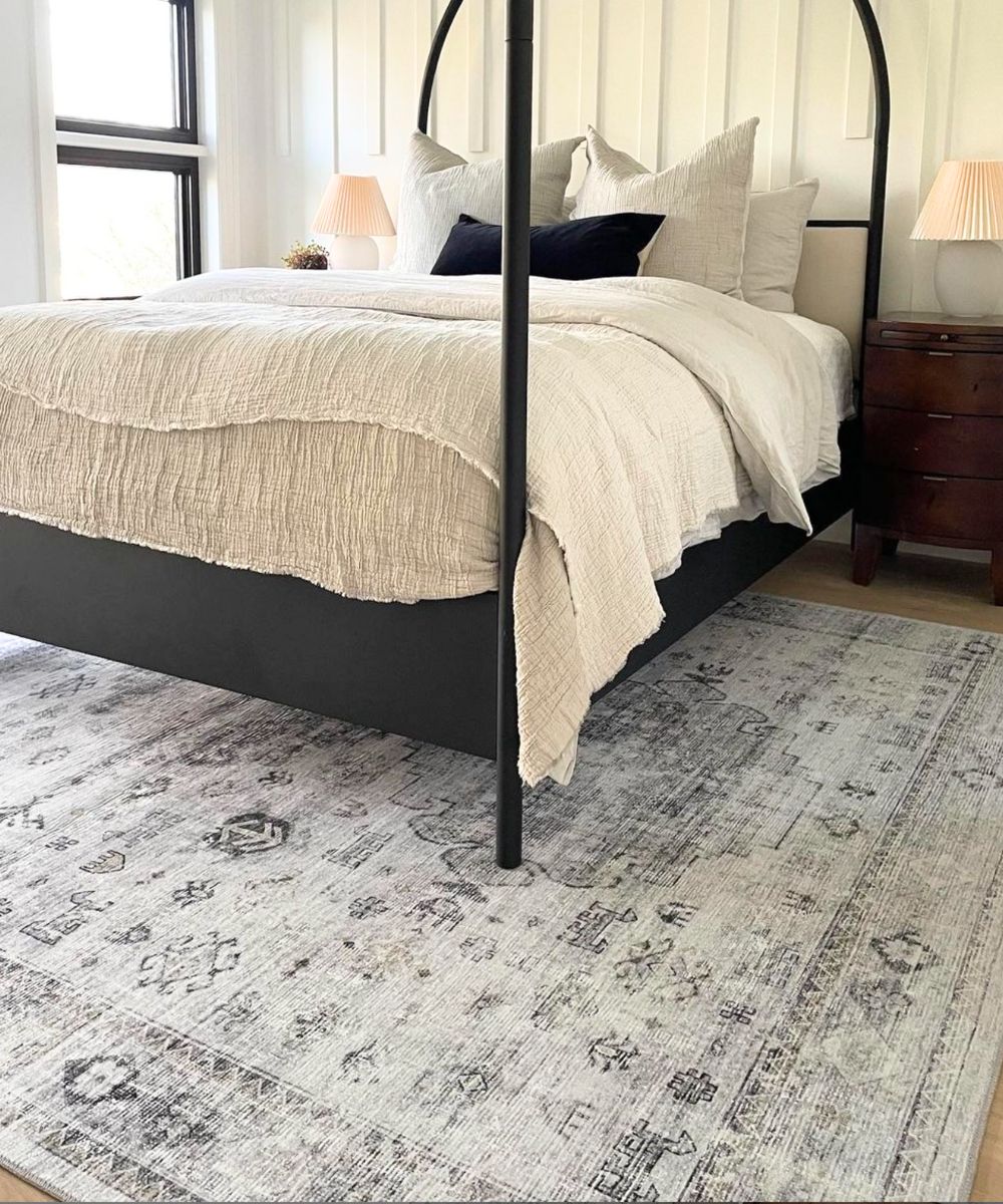 Tapis Kyra argent, gris et blanc | Motif d’inspiration persane - Les Trouvailles de JustinerugsartiplantoMachine Washable2.5'x7'