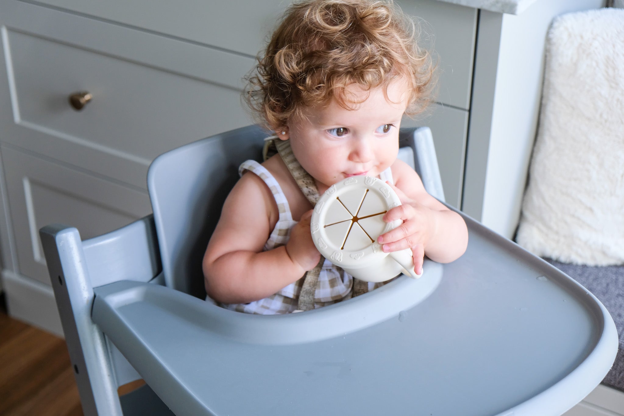 Tasse d'apprentissage 2 en 1 pour collation et liquide - Les Trouvailles de JustineMicassoandcoBleu océan