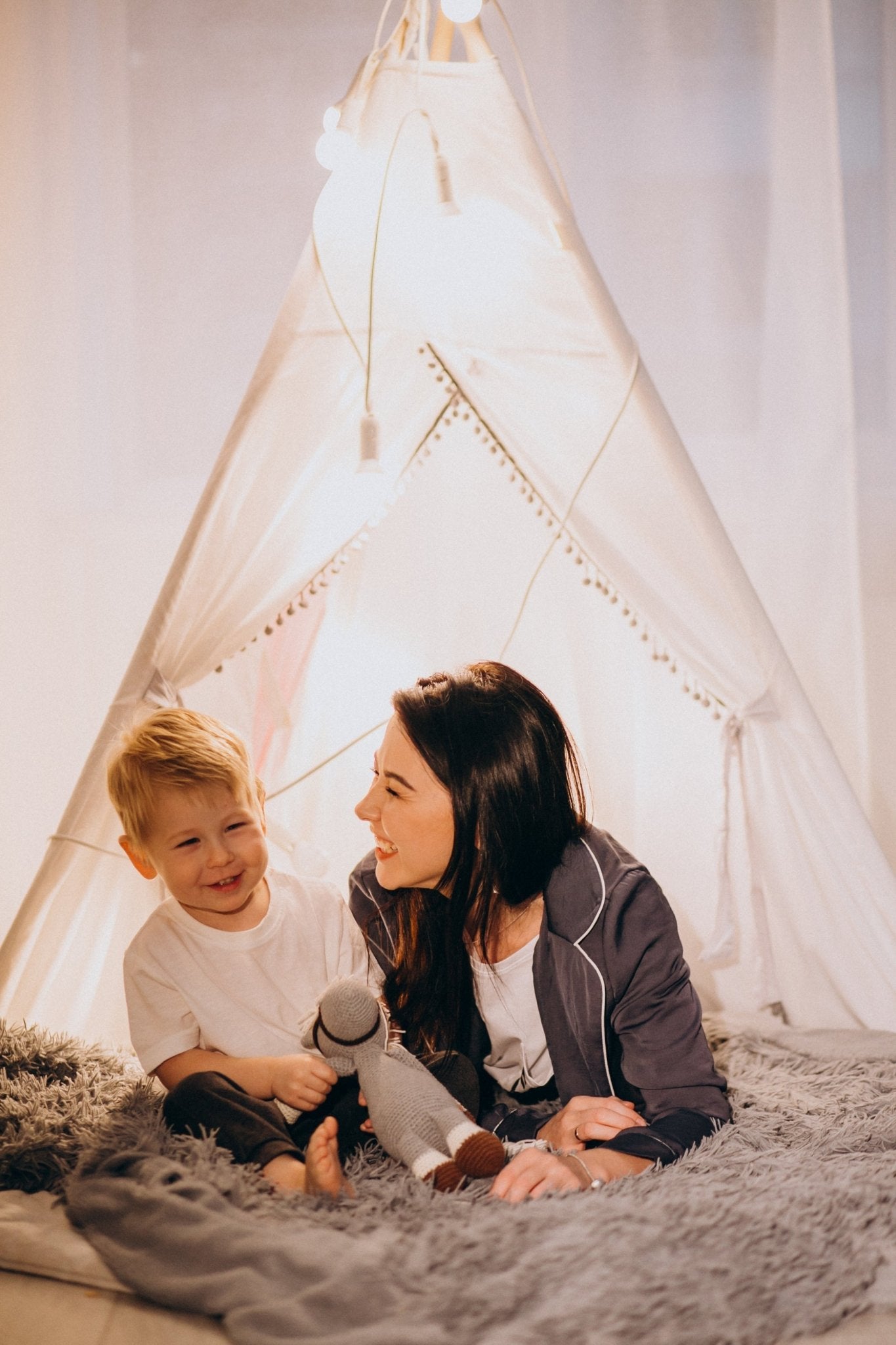 Tipi pour enfants pliable avec lumières | Greenwalnut | Coton - Les Trouvailles de JustineNursery DecorGreen Walnut Inc.