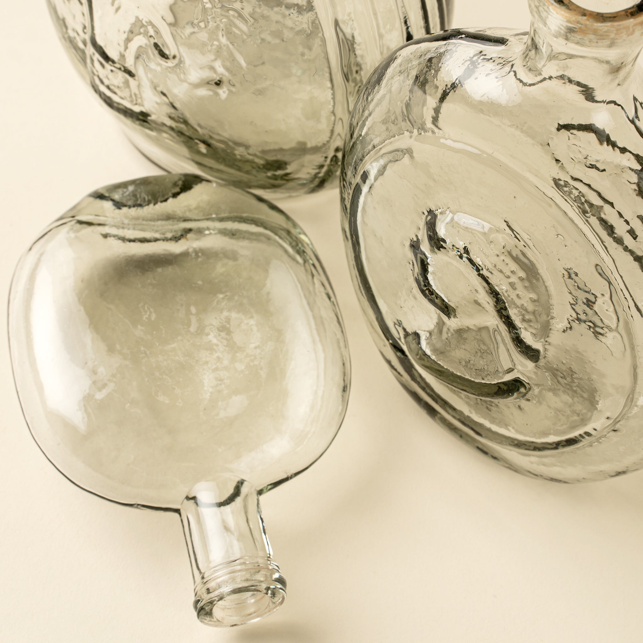 Vase Decanter en verre recyclé | Fait à la main | Vase décoratif écoresponsable | Indaba - Les Trouvailles de JustineIndaba Home